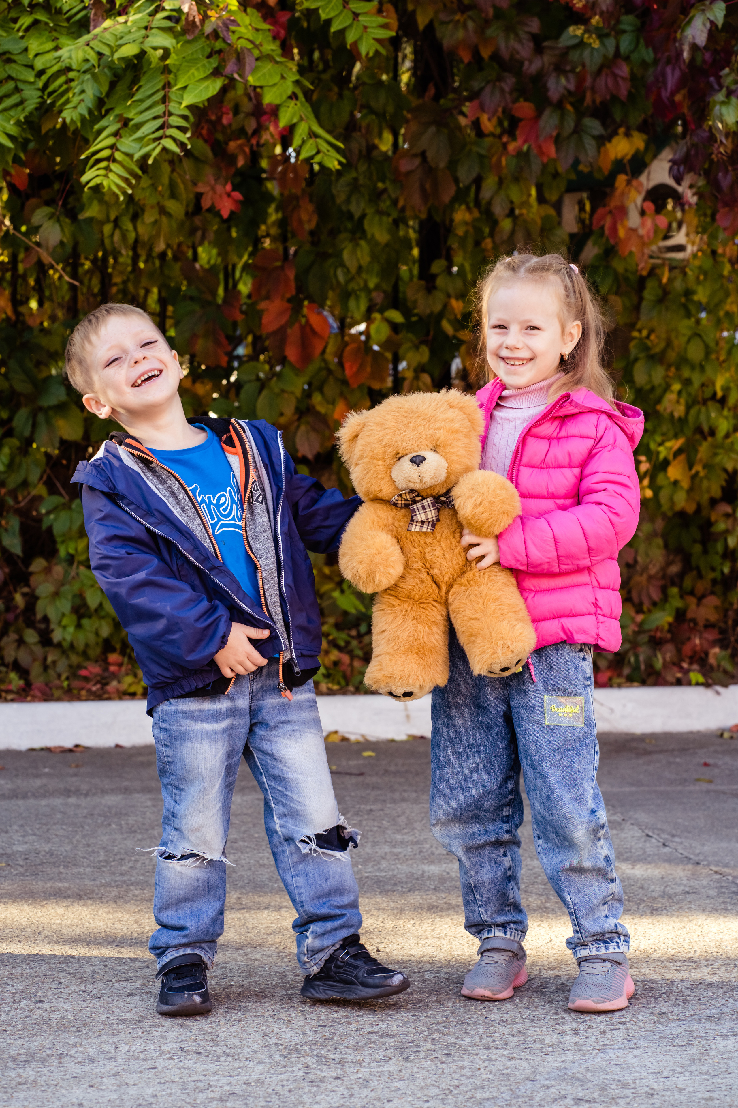 Выпускные фотокниги Фотограф для выпускников детского сада, печать фотокниг, выпускная фотосессия, виньетка на выпускной, живая анимация, оживающие фотографии, видео выпускного, выпускной фотограф, школьный фотограф, фотосессия в школе, фотосессия класса, фотосессия первоклассника, школьное видео, альбомы с оживающими фото, выпускные фотоальбомы 2024, Новороссийск, Крымск, Анапа, Геленджик, Абинск, Кабардинка, Сочи, Краснодар Краснодарский край