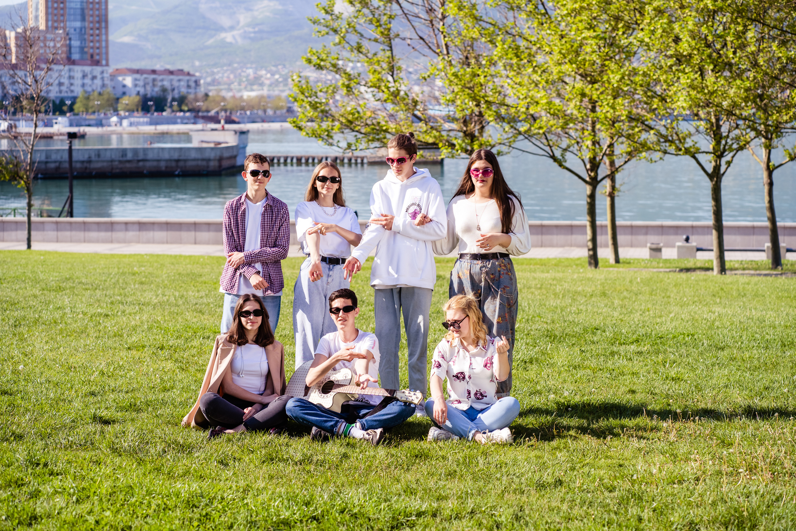 Выпускные фотокниги Фотограф для выпускников детского сада, печать фотокниг, выпускная фотосессия, виньетка на выпускной, живая анимация, оживающие фотографии, видео выпускного, выпускной фотограф, школьный фотограф, фотосессия в школе, фотосессия класса, фотосессия первоклассника, школьное видео, альбомы с оживающими фото, выпускные фотоальбомы 2024, Новороссийск, Крымск, Анапа, Геленджик, Абинск, Кабардинка, Сочи, Краснодар Краснодарский край