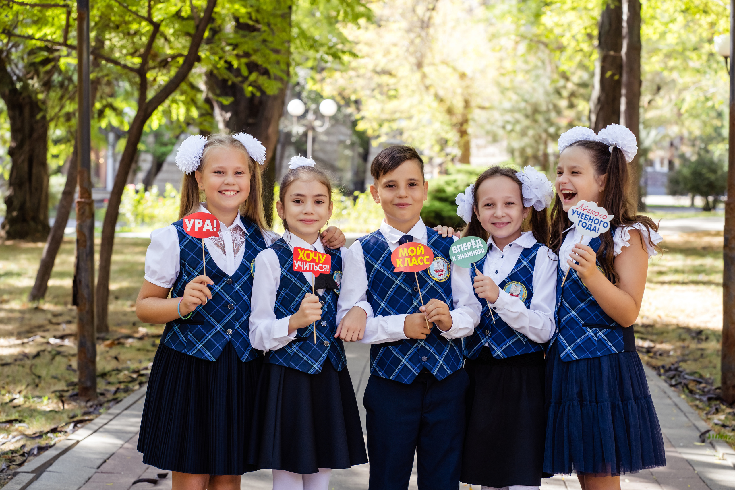 Выпускные фотокниги Фотограф для выпускников детского сада, печать фотокниг, выпускная фотосессия, виньетка на выпускной, живая анимация, оживающие фотографии, видео выпускного, выпускной фотограф, школьный фотограф, фотосессия в школе, фотосессия класса, фотосессия первоклассника, школьное видео, альбомы с оживающими фото, выпускные фотоальбомы 2024, Новороссийск, Крымск, Анапа, Геленджик, Абинск, Кабардинка, Сочи, Краснодар Краснодарский край