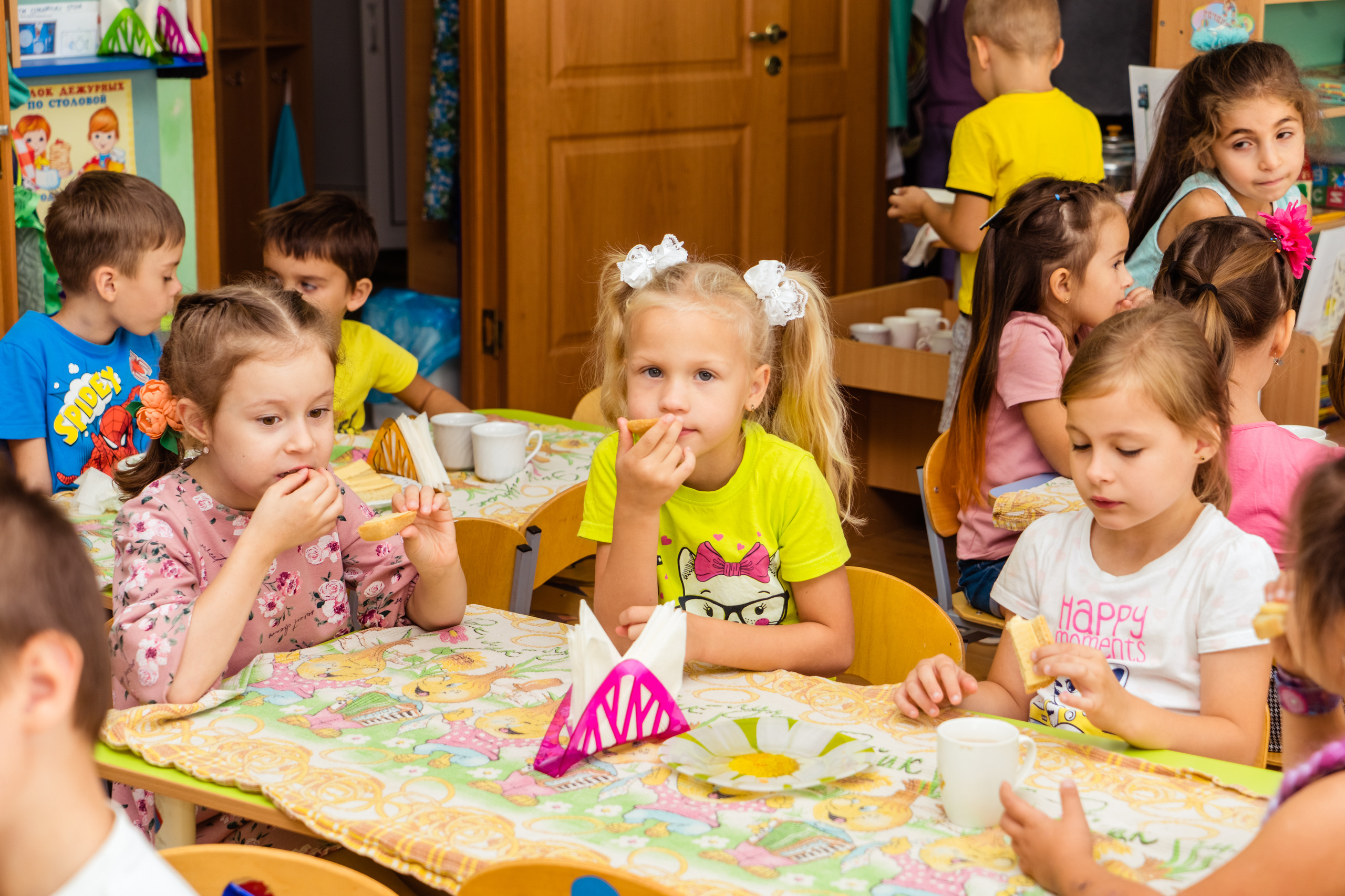 Выпускные фотокниги Фотограф для выпускников детского сада, печать фотокниг, выпускная фотосессия, виньетка на выпускной, живая анимация, оживающие фотографии, видео выпускного, выпускной фотограф, школьный фотограф, фотосессия в школе, фотосессия класса, фотосессия первоклассника, школьное видео, альбомы с оживающими фото, выпускные фотоальбомы 2024, Новороссийск, Крымск, Анапа, Геленджик, Абинск, Кабардинка, Сочи, Краснодар Краснодарский край