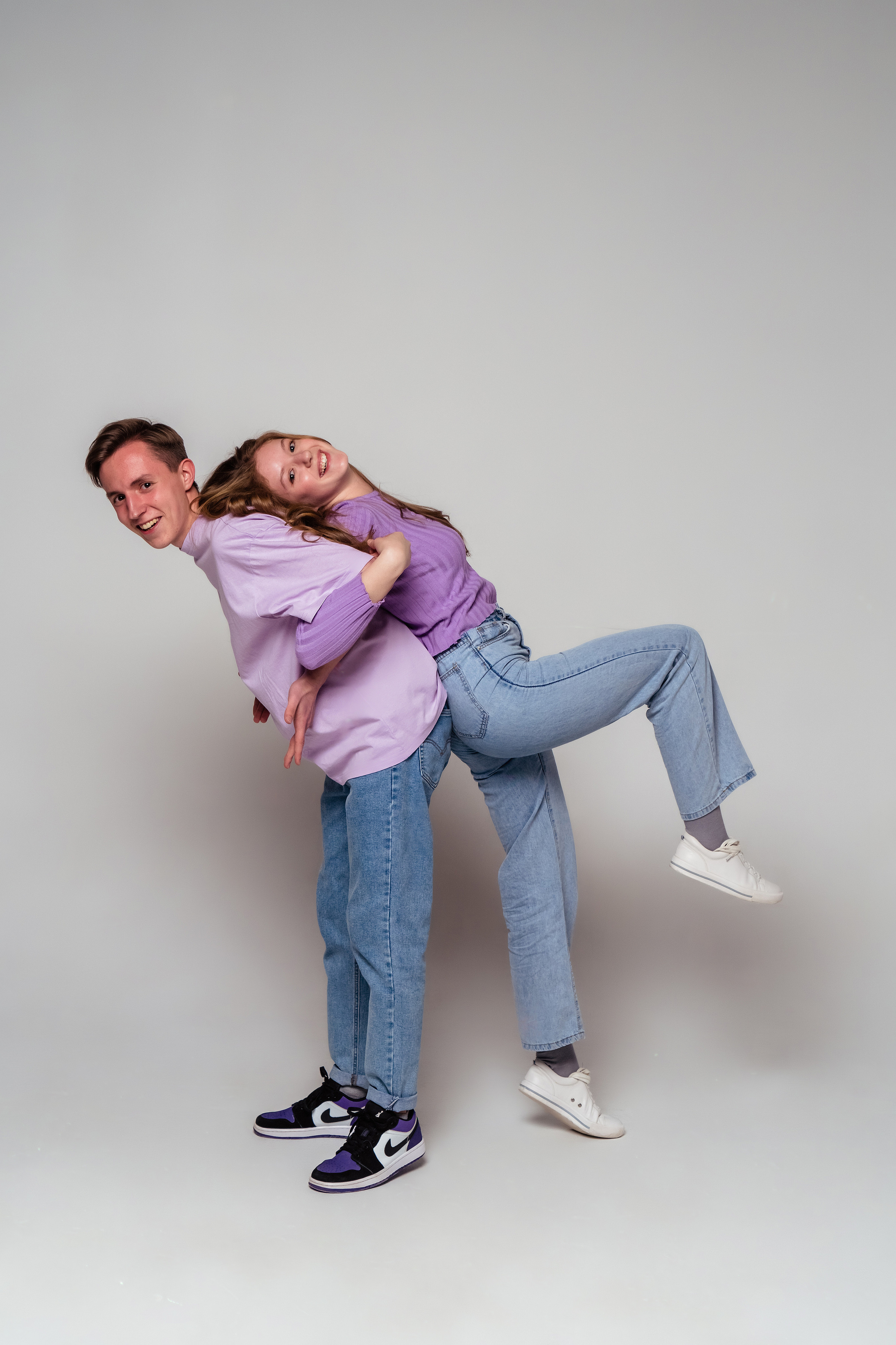 Выпускные фотокниги Фотограф для выпускников детского сада, печать фотокниг, выпускная фотосессия, виньетка на выпускной, живая анимация, оживающие фотографии, видео выпускного, выпускной фотограф, школьный фотограф, фотосессия в школе, фотосессия класса, фотосессия первоклассника, школьное видео, альбомы с оживающими фото, выпускные фотоальбомы 2024, Новороссийск, Крымск, Анапа, Геленджик, Абинск, Кабардинка, Сочи, Краснодар Краснодарский край