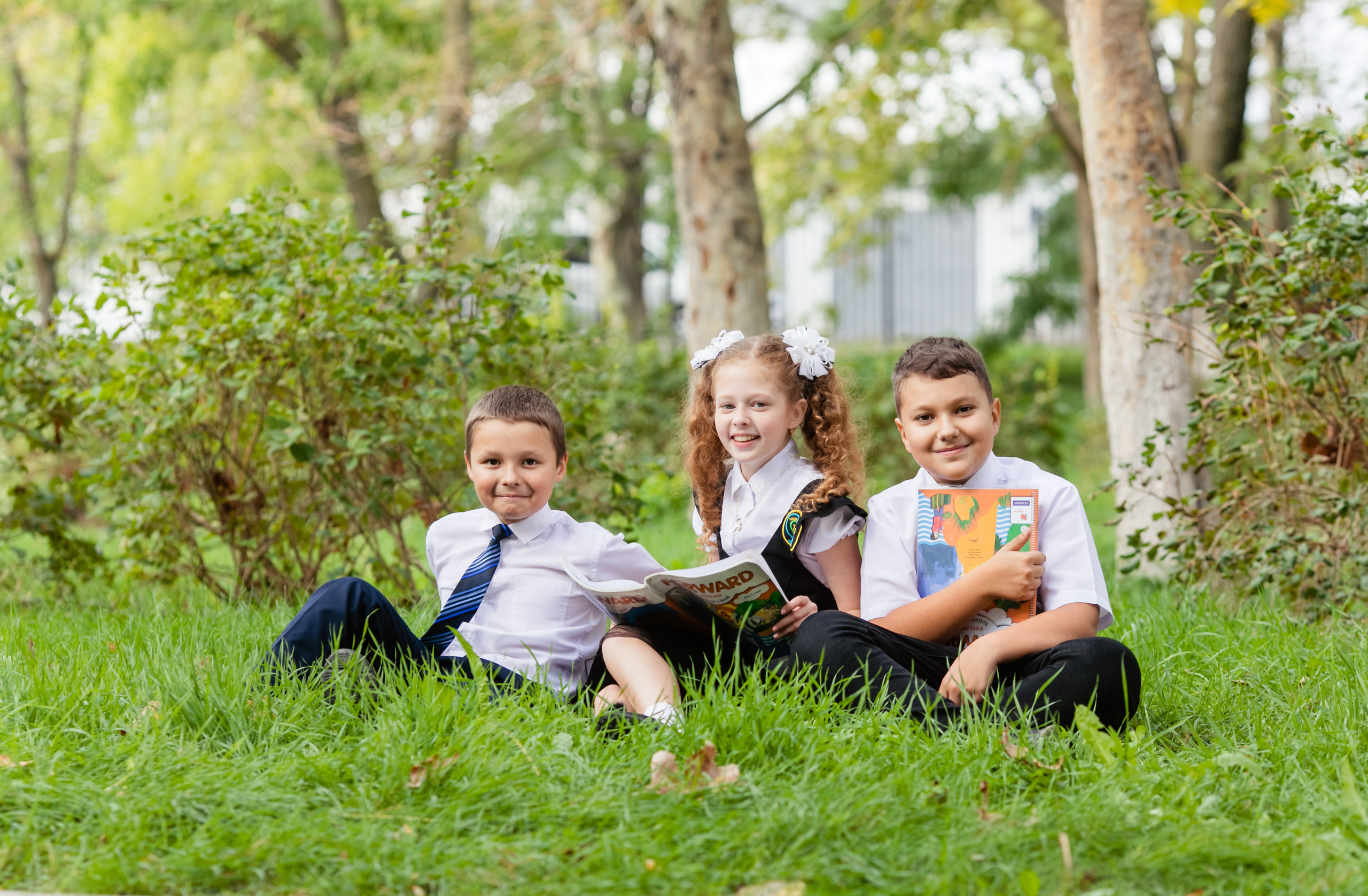 Выпускные фотокниги Фотограф для выпускников детского сада, печать фотокниг, выпускная фотосессия, виньетка на выпускной, живая анимация, оживающие фотографии, видео выпускного, выпускной фотограф, школьный фотограф, фотосессия в школе, фотосессия класса, фотосессия первоклассника, школьное видео, альбомы с оживающими фото, выпускные фотоальбомы 2024, Новороссийск, Крымск, Анапа, Геленджик, Абинск, Кабардинка, Сочи, Краснодар Краснодарский край