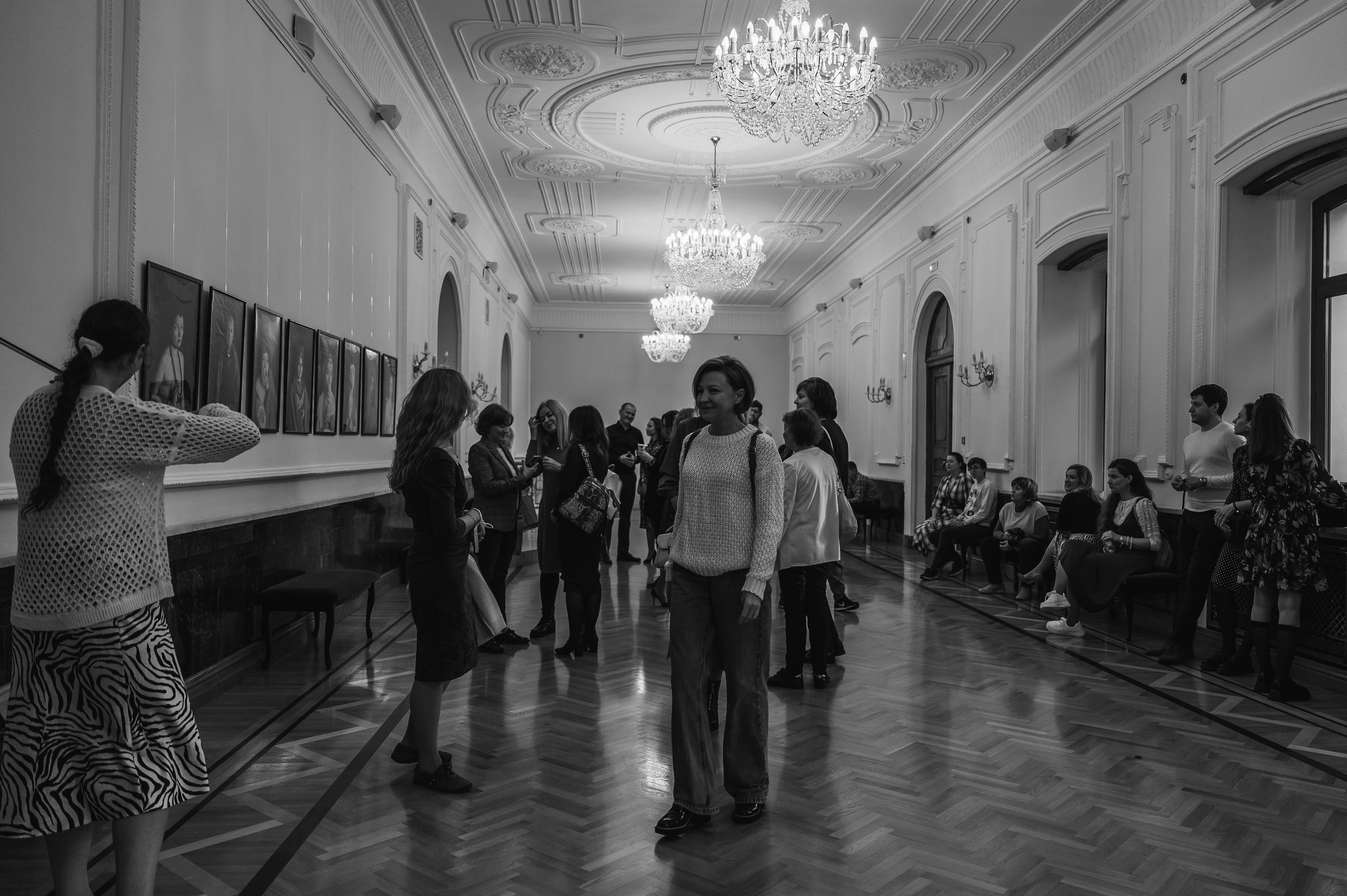 Открытие выставки Кати Васильевой в Молодежном театре. Wedding and family photographer USA