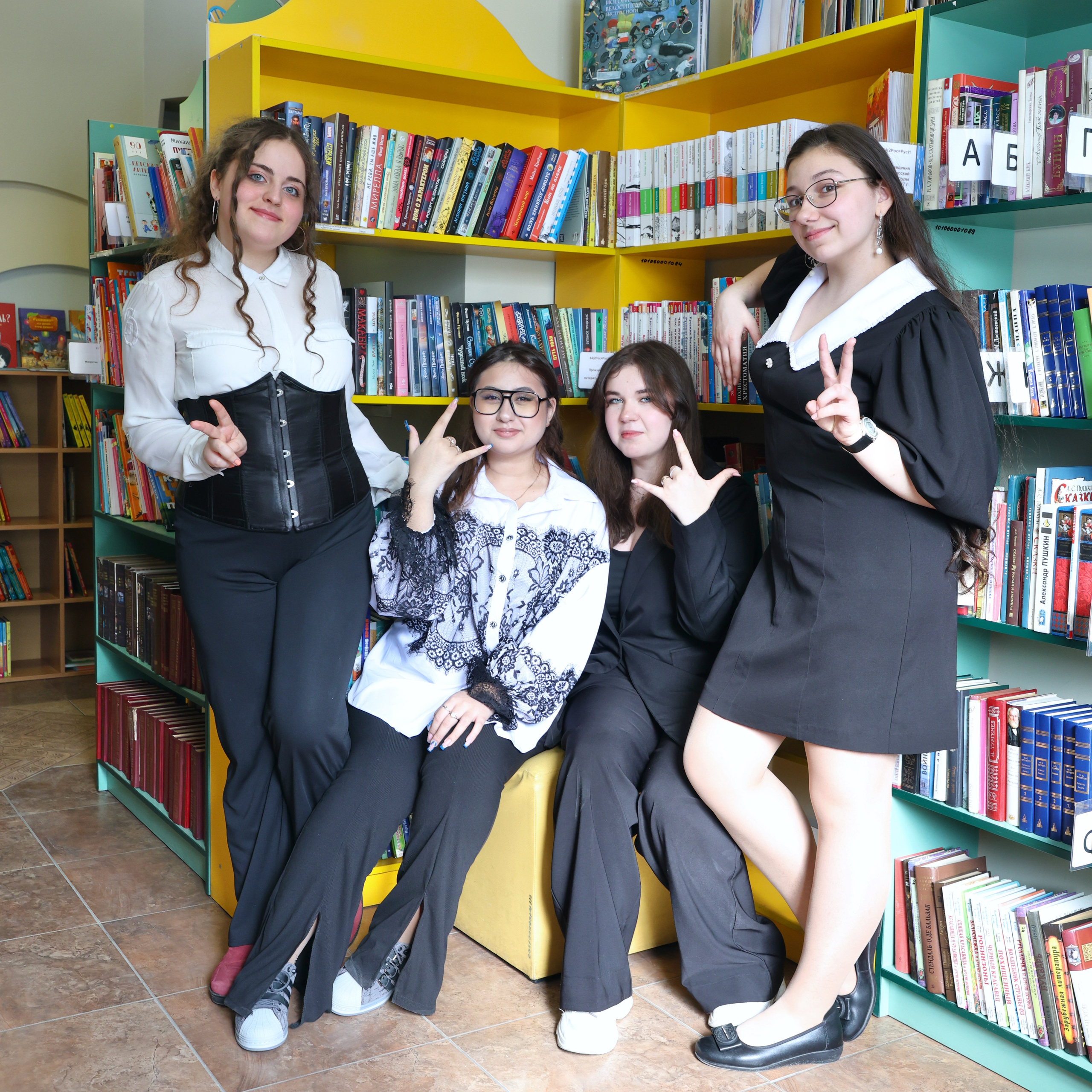 Съёмка в библиотеке. Школьные выпускные альбомы в Москве Марина Николаева