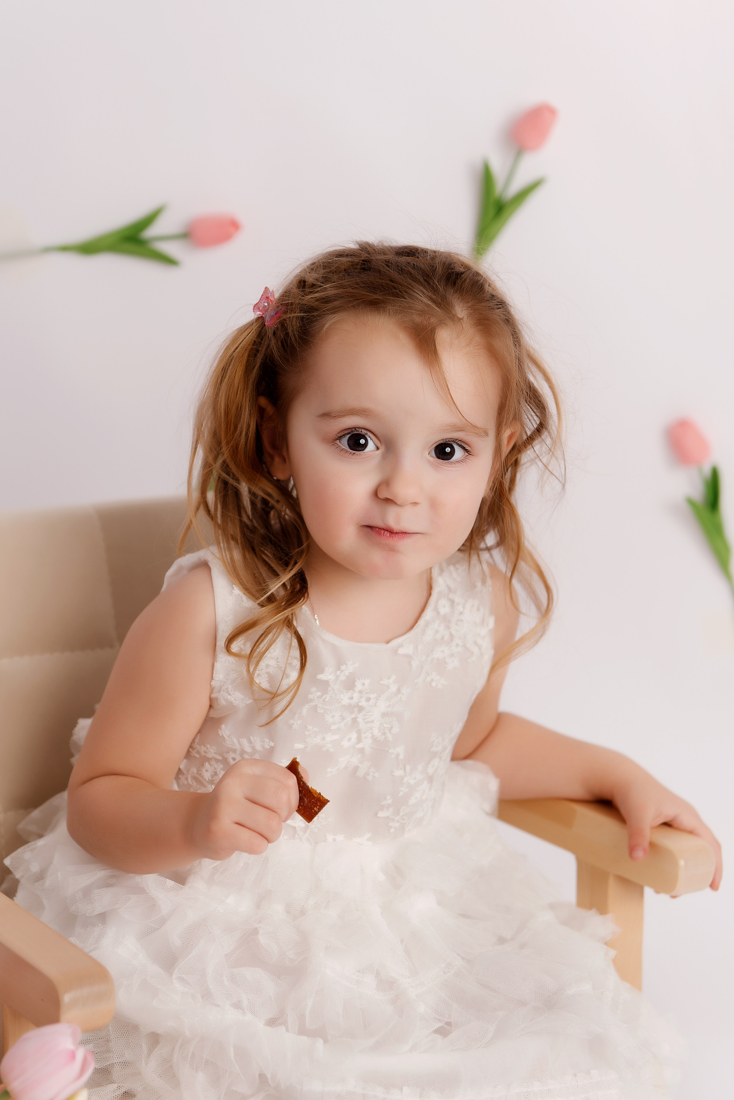 Съёмка с цветами Весенний проект. Детский фотограф в Долгопрудном и Москве