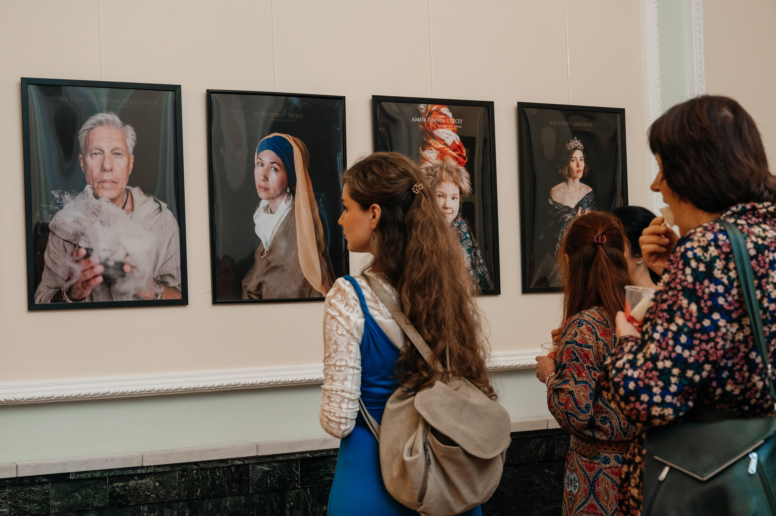 Открытие выставки Кати Васильевой в Молодежном театре. Wedding and family photographer USA