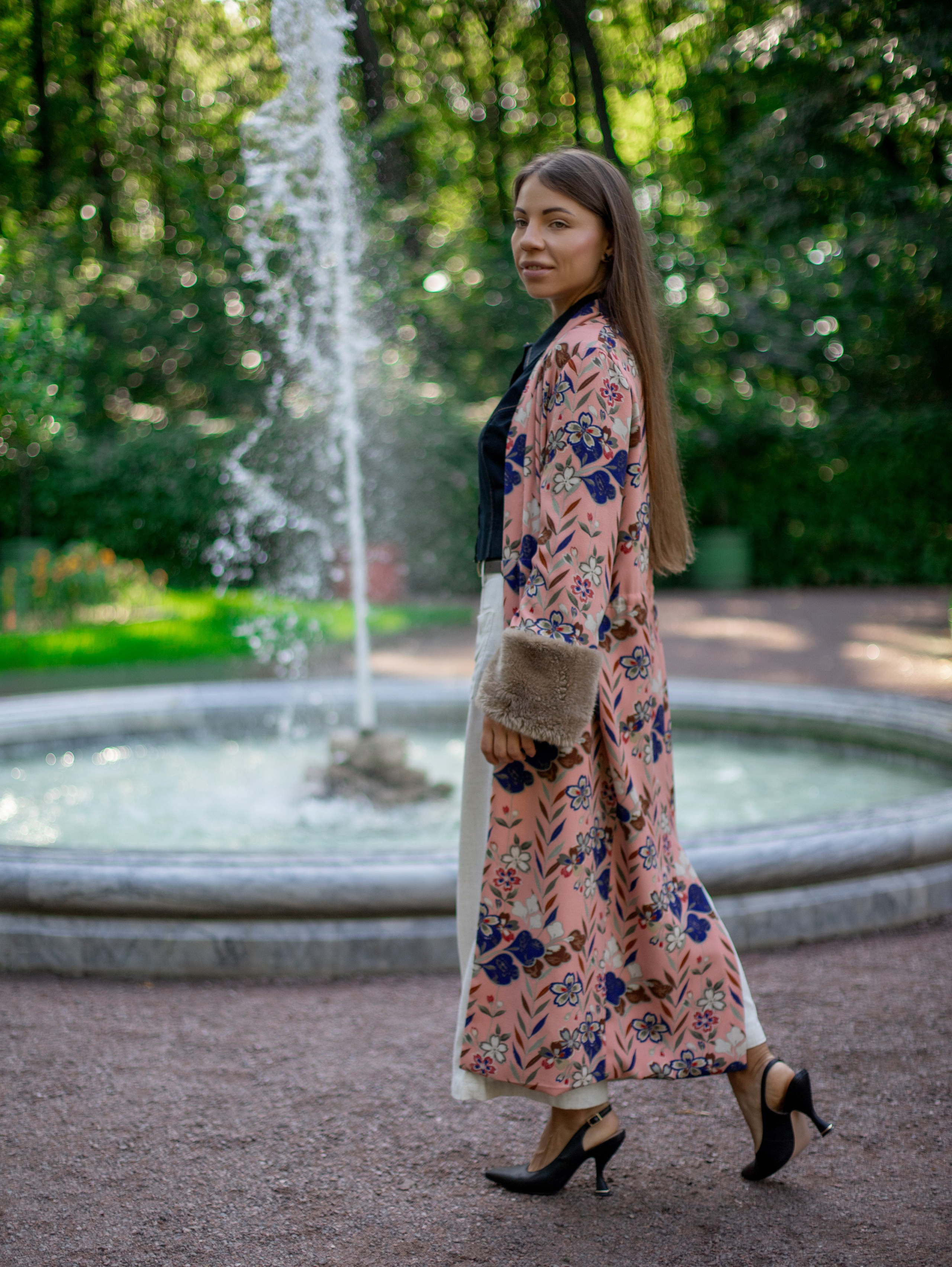 Прекрасная Яна в Летнем саду. Семейный фотограф в Санкт-Петербурге Ирина Иванова