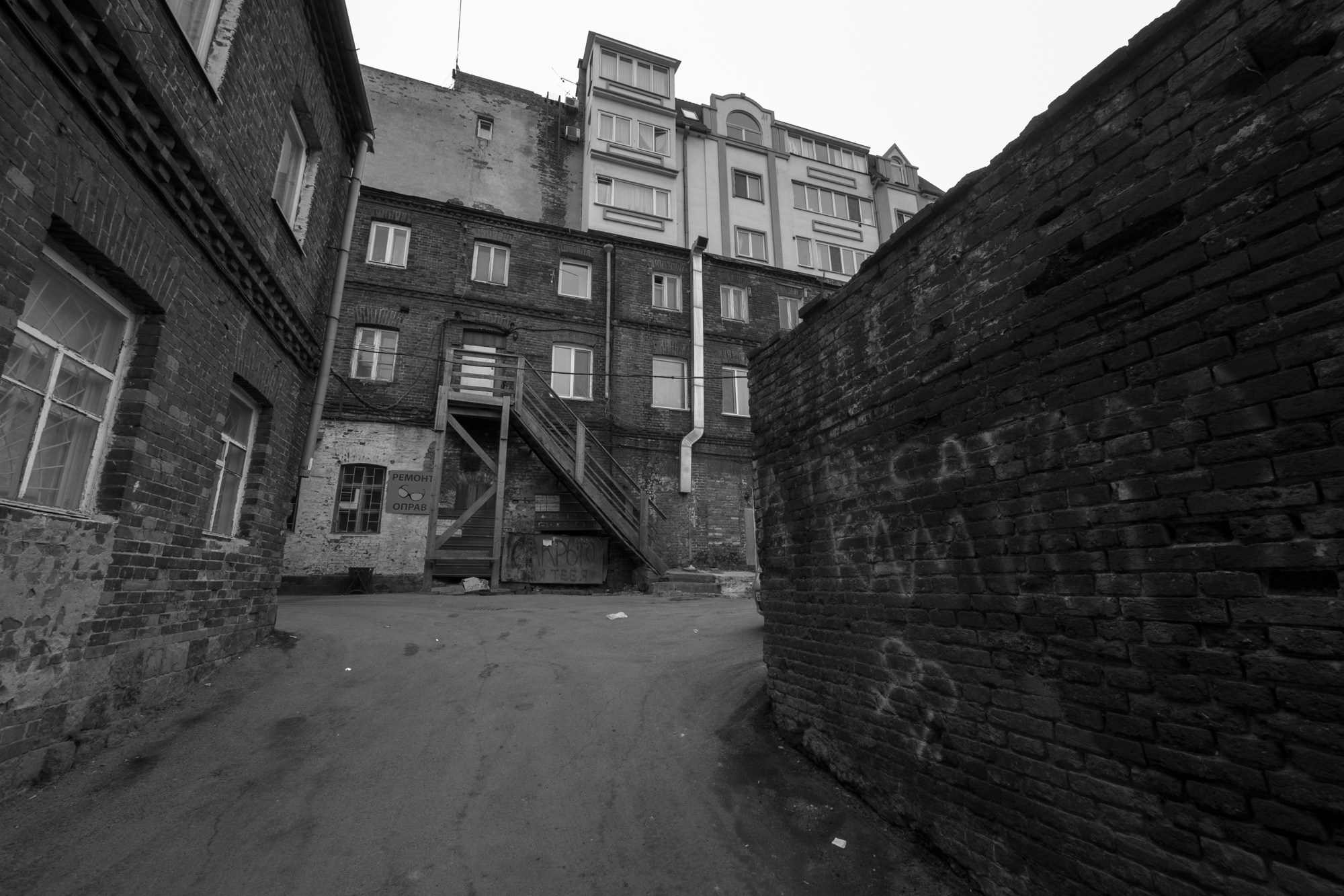 Владивосток, старый город. Фотограф Алексей Скоробогатько