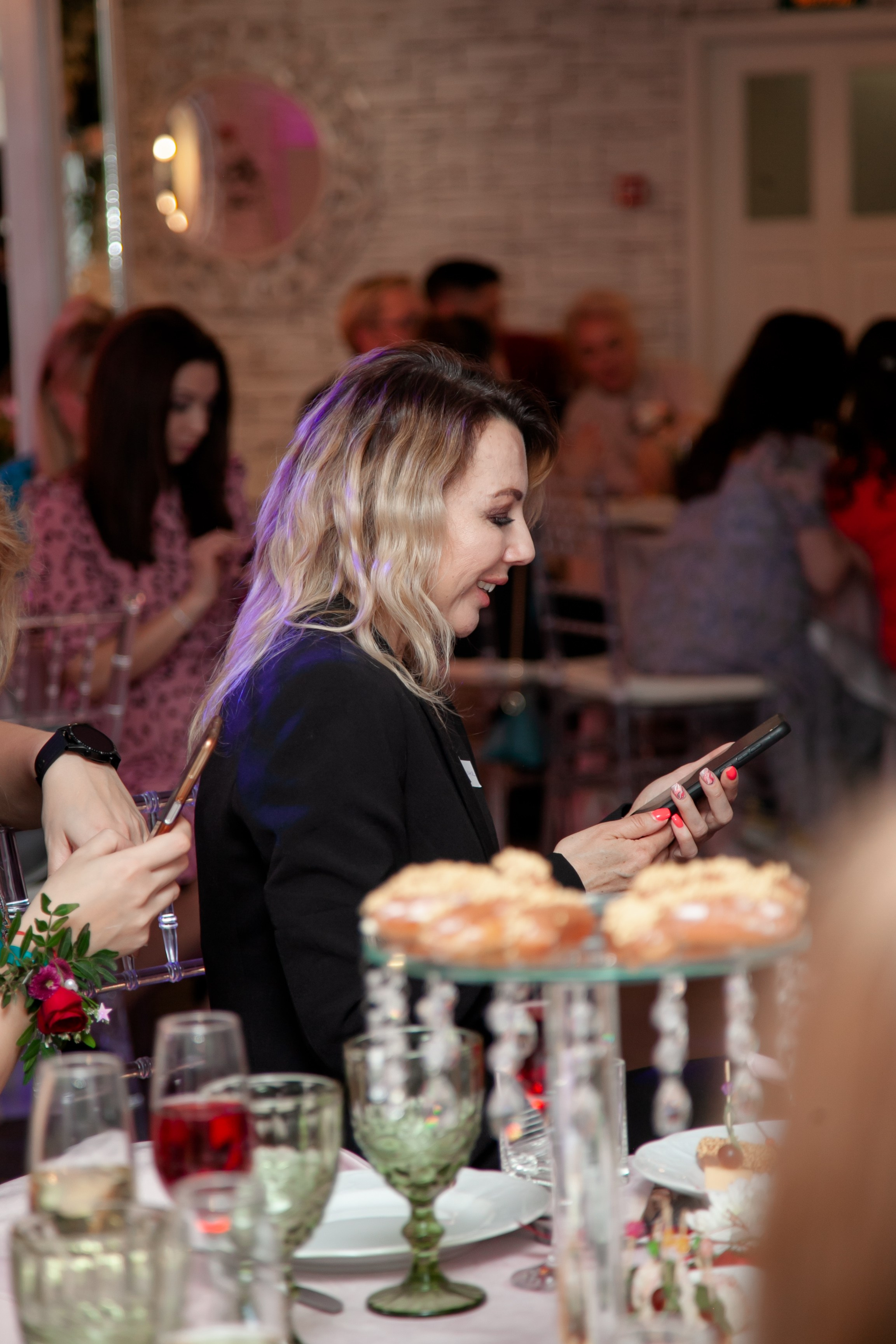 Встреча клуба Блиновской. Двойняшки-фотографы Анна и Анастасия в Санкт-Петербурге