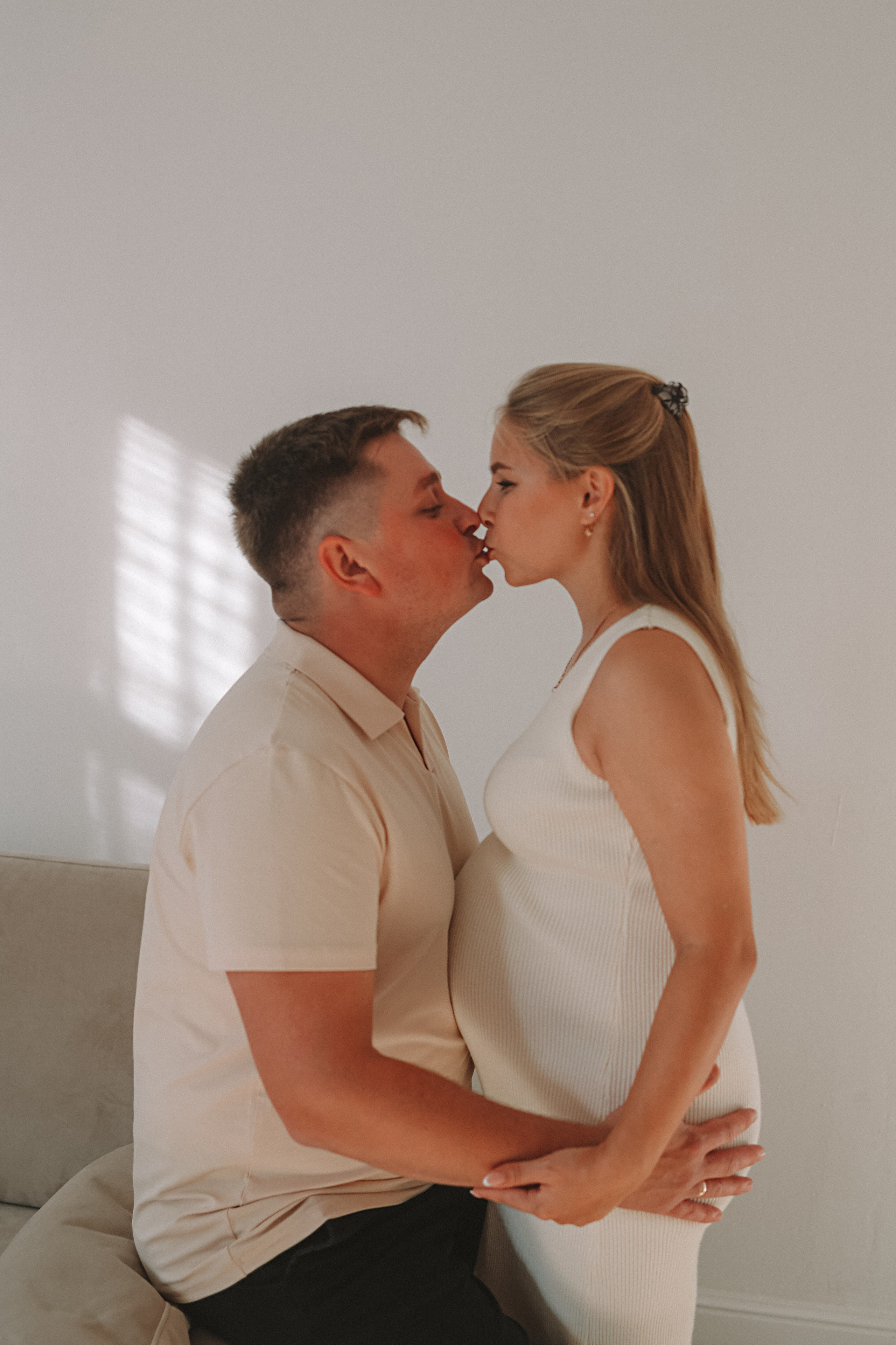 Квартира (беременность). Семейный фотограф Тюмень, фотограф на роды Салмина Мария