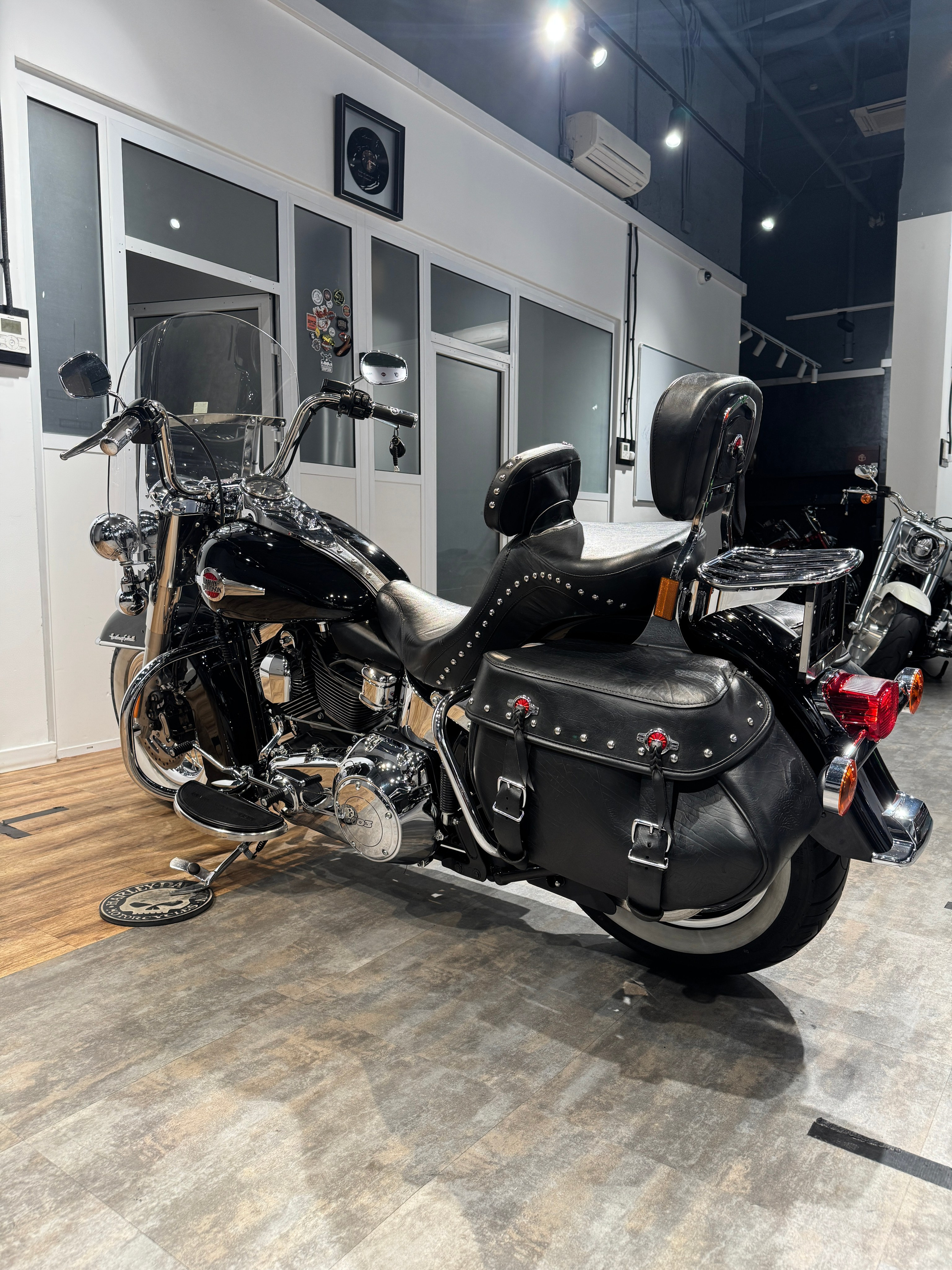 Harley Davidson Дилерский 2015 Heritage Black ABS (Softail) — купить мотоцикл. Hello Davidson, Москва. Только хорошие мотоциклы…