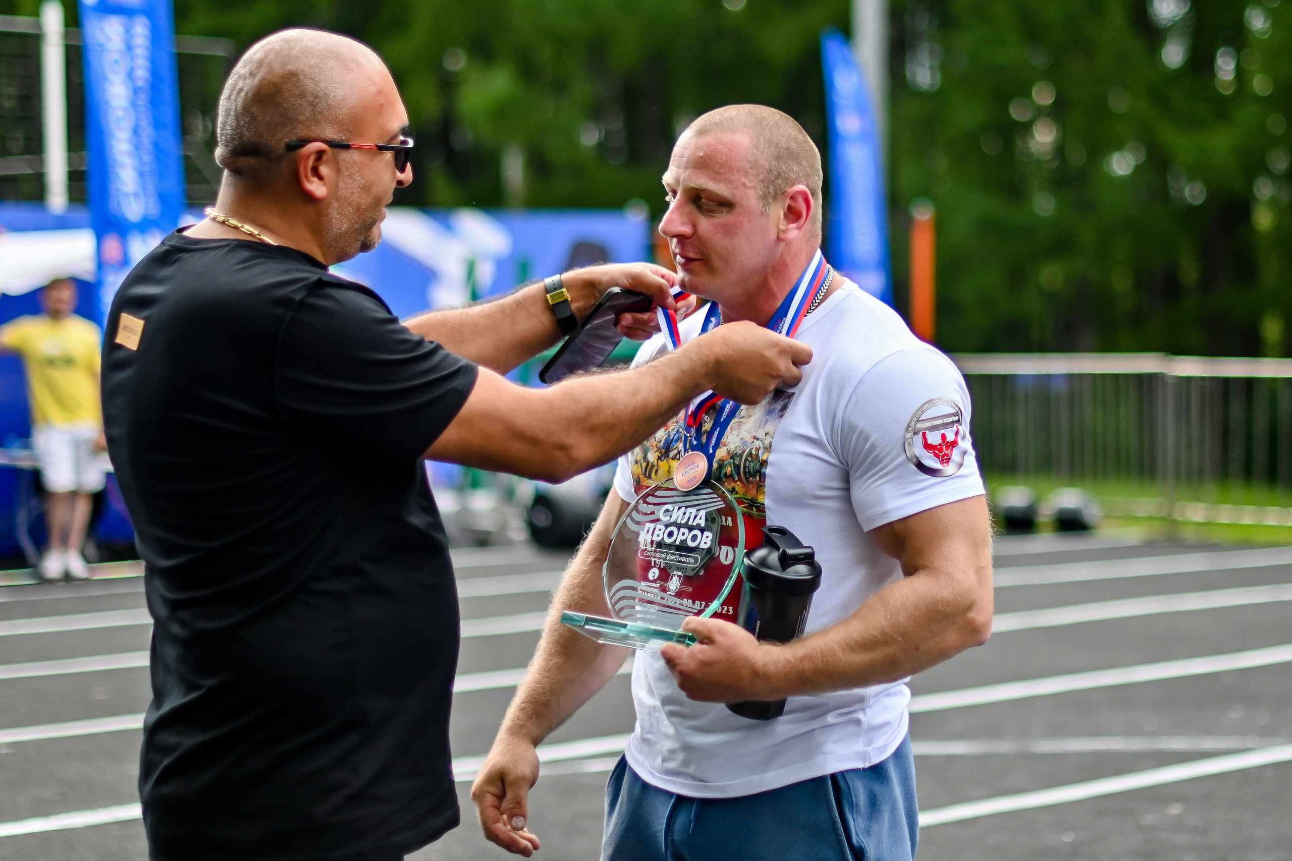 СТРОНГ. Фотограф для бизнесконтента, репортажей и семейного альбома в Москве