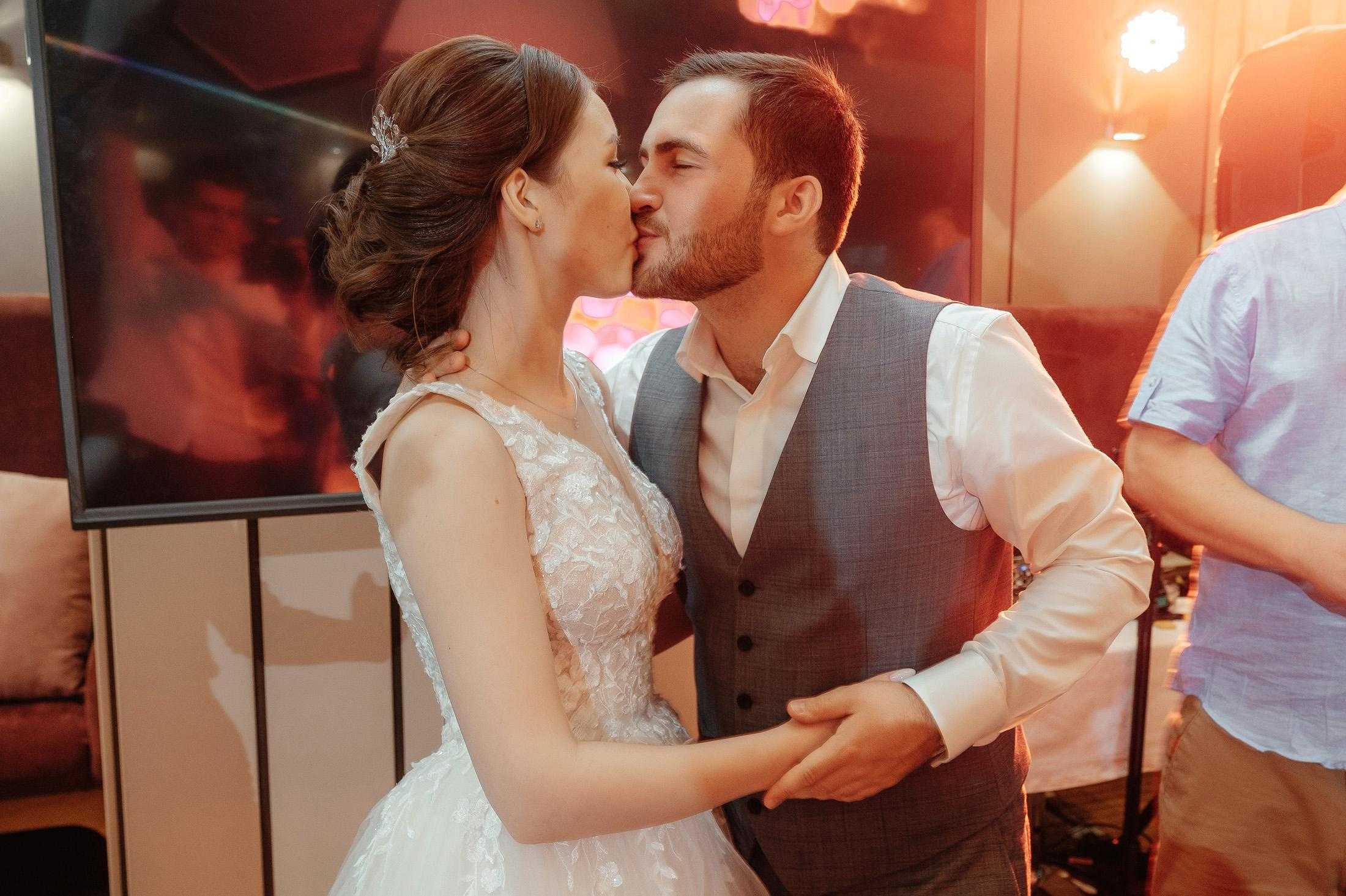 Денис и Кристина. Фотограф для бизнеса Константин Брусницын в Екатеринбурге