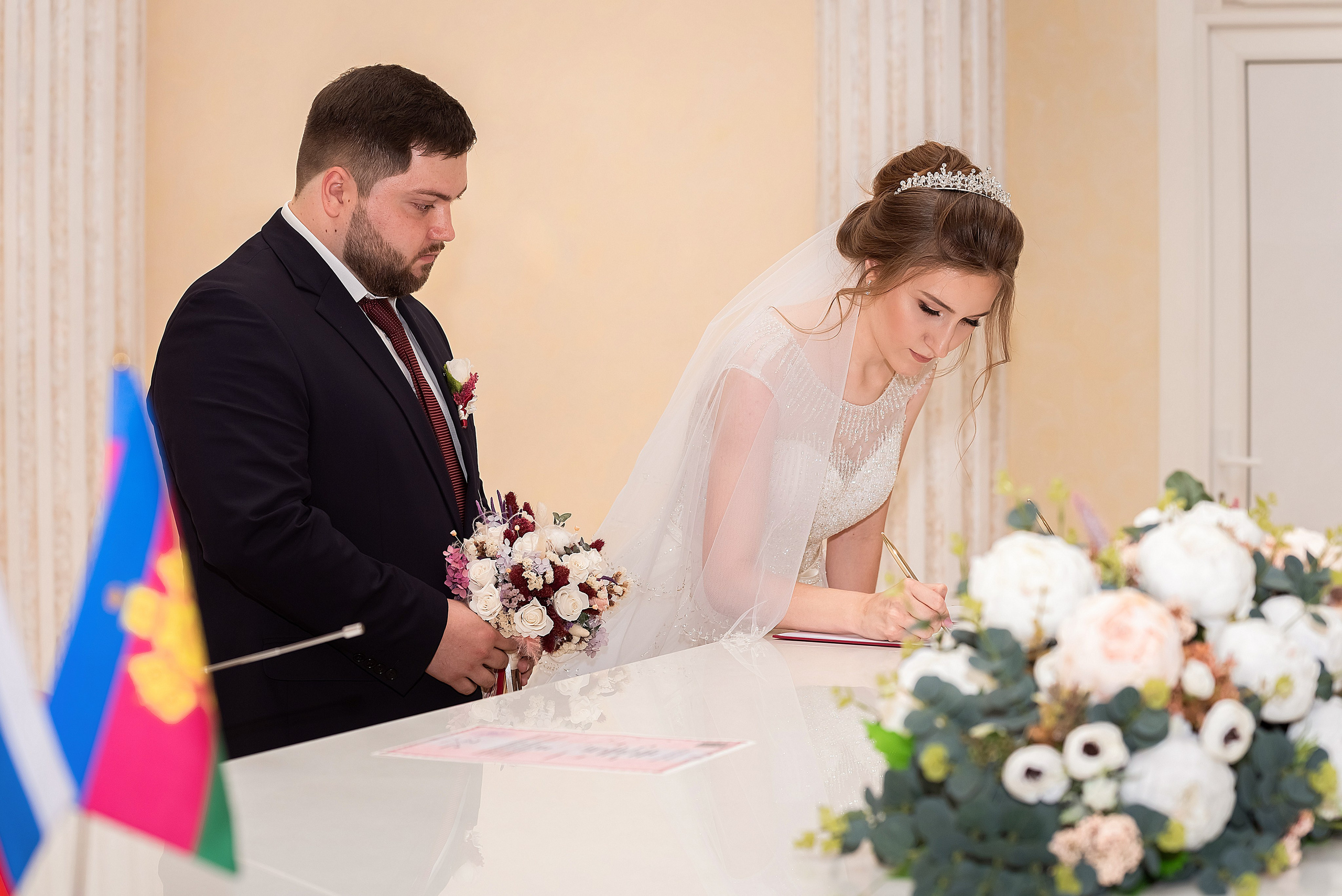 Жених и невеста роспись главный Екатерининский зал Краснодара фотосъемка