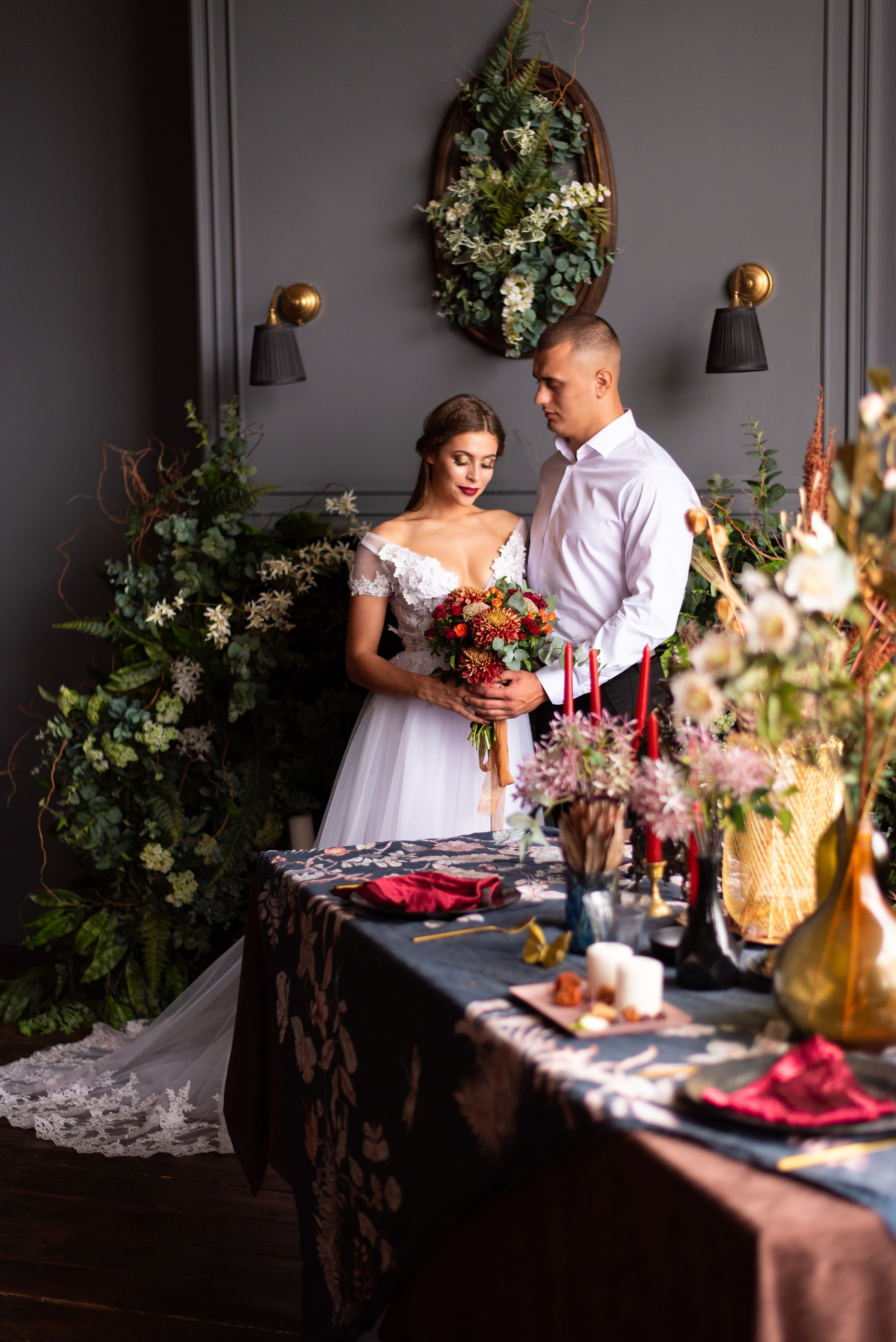 Свадебная фотосессия в темной студии Краснодара