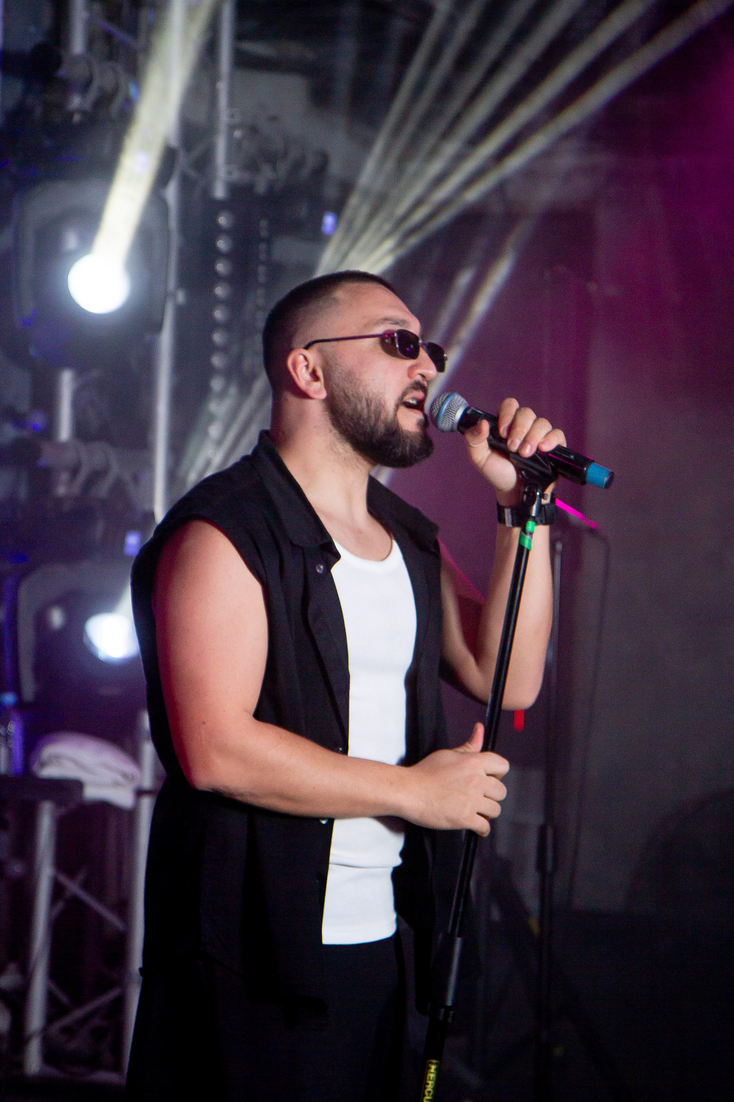 Концерт VA.NO | QUEST PISTOLS SHOW. Репортажный фотограф в Ялте Алексей Семёнов