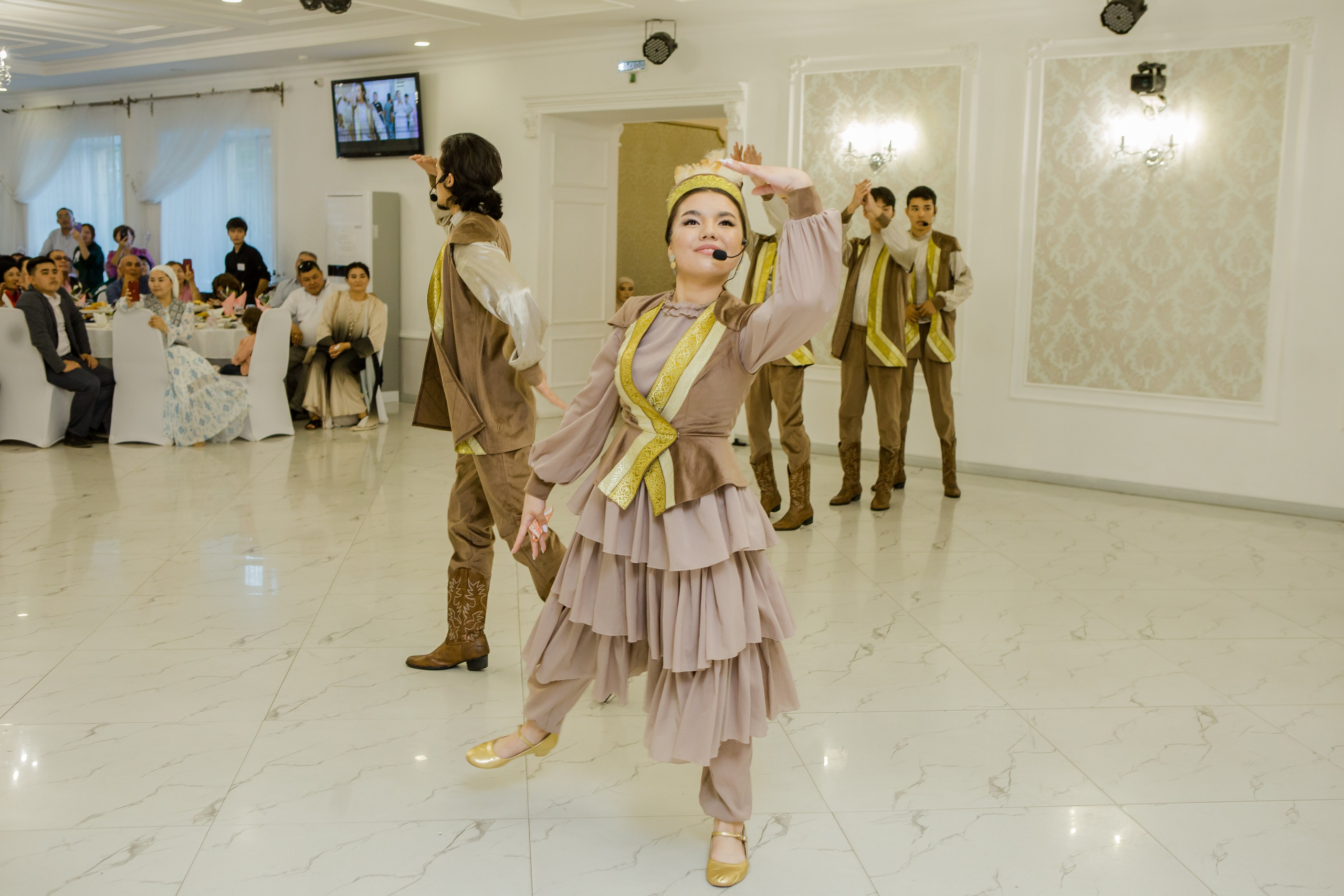 QYZ UZATU ZHADYRA. Свадебный и репортажный фотограф в Астане T.Yertay «Nomad media»