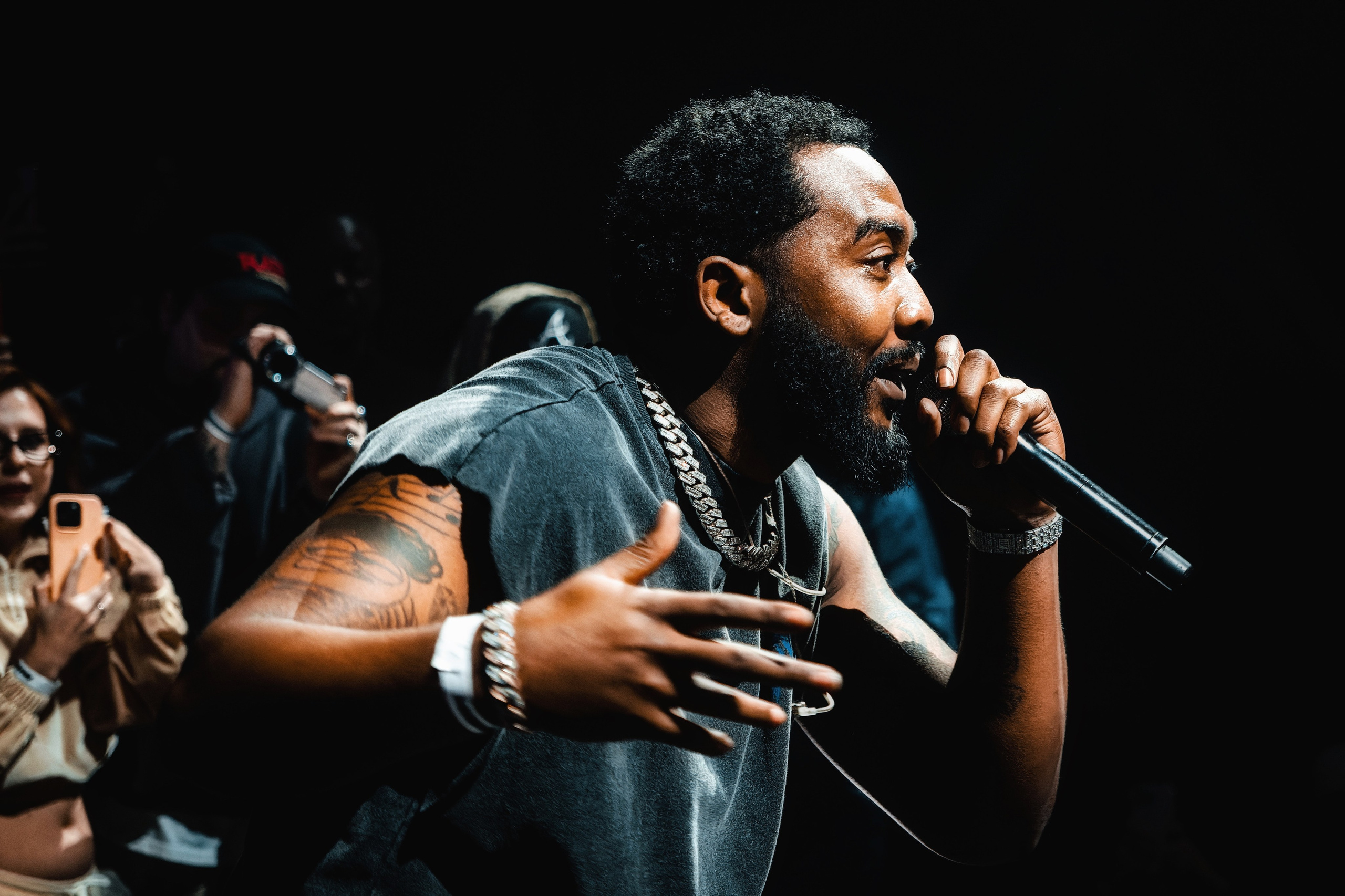 AVG x Desiigner в Tau 21.02.2025. Репортажный фотограф и видеограф в Москве