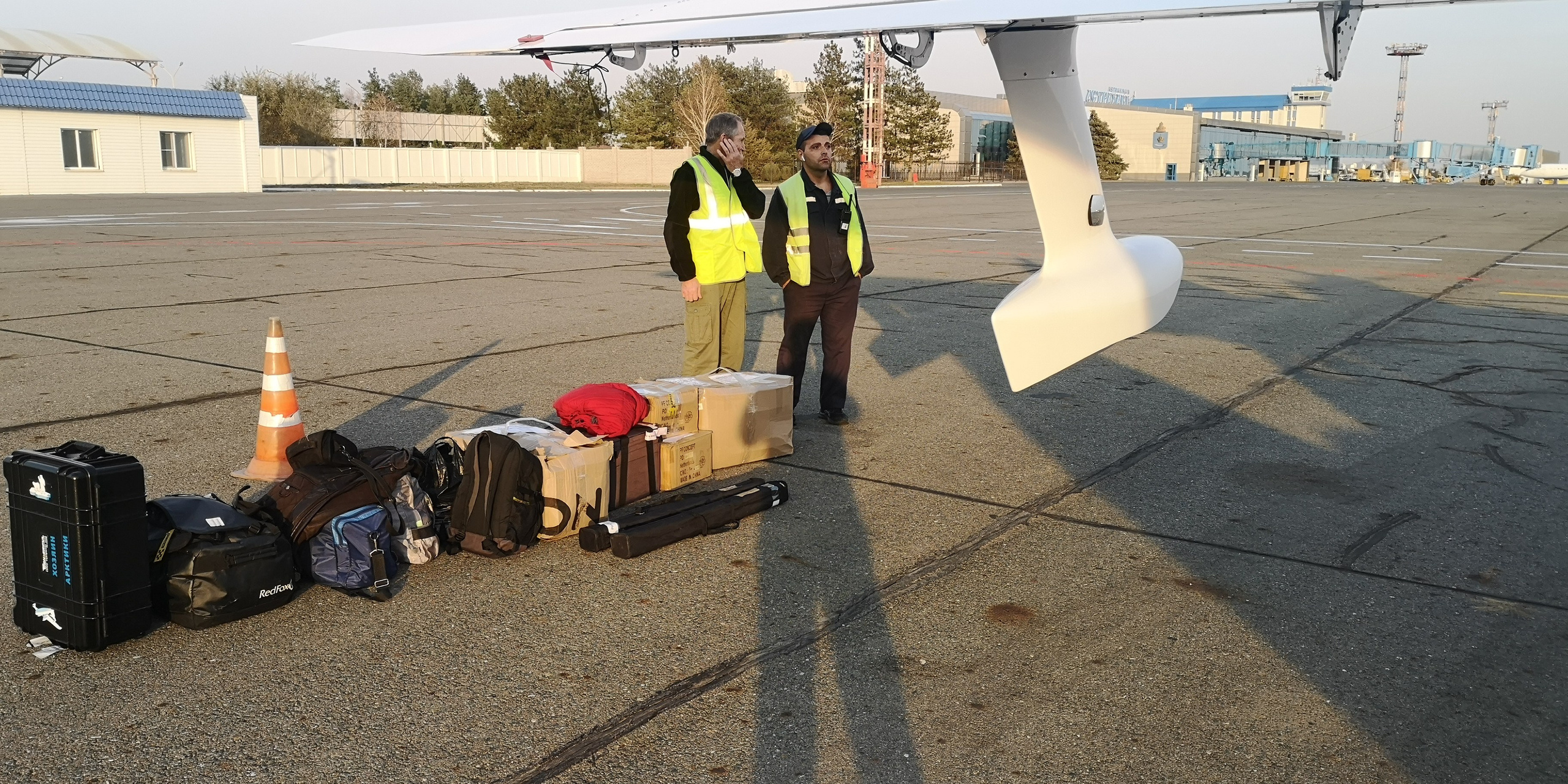 Каспийское море (наука на Ла-8) (2021 г.). Фотоальбом показывающий увлекательный мир авиации и мир медведей Андрея Иванова