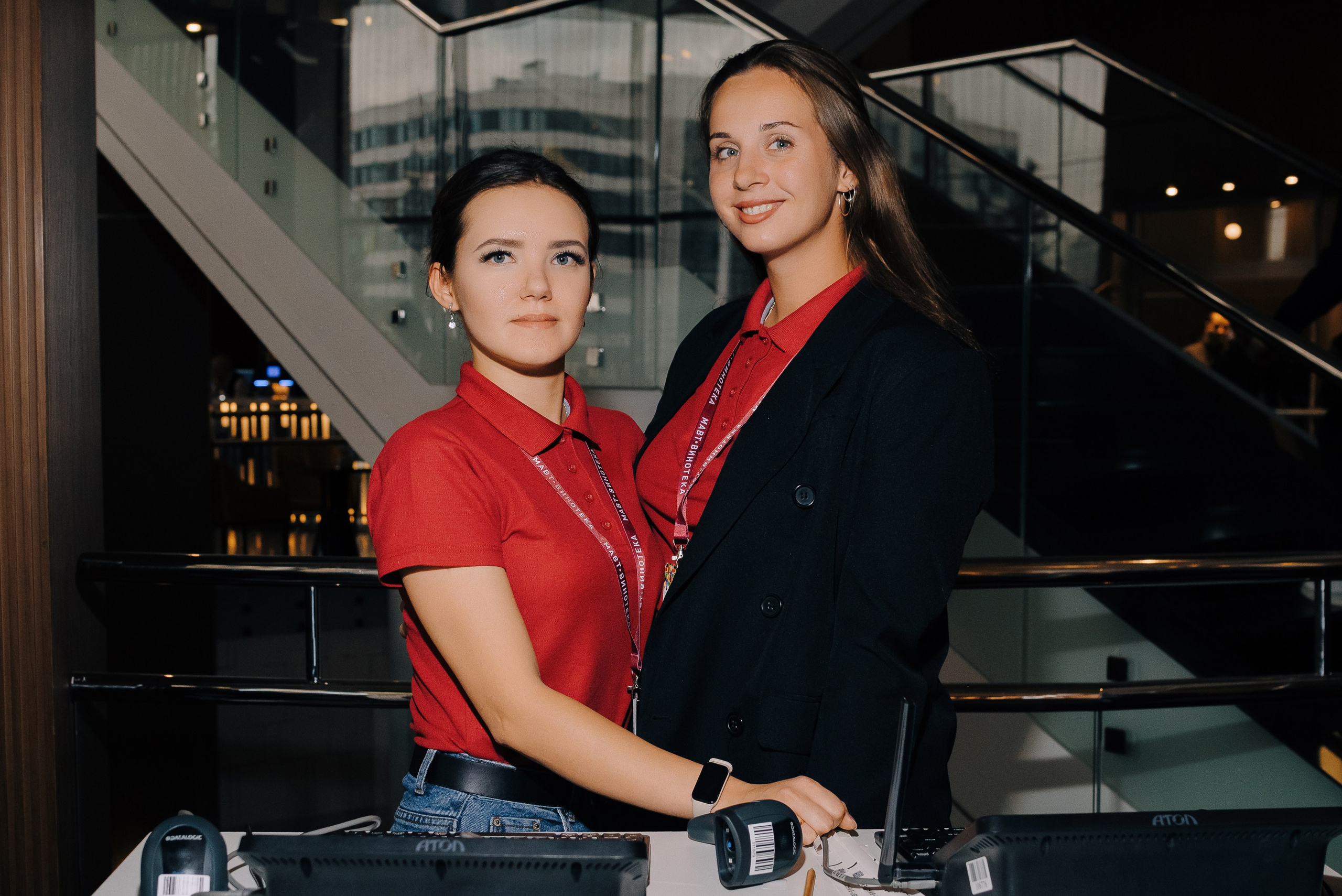 ФЕСТИВАЛЬ ВИНА И КРЕПКИХ НАПИТКОВ МАВТ-ВИНОТЕКА. Репортажный фотограф Зуев Роман г. Челябинск