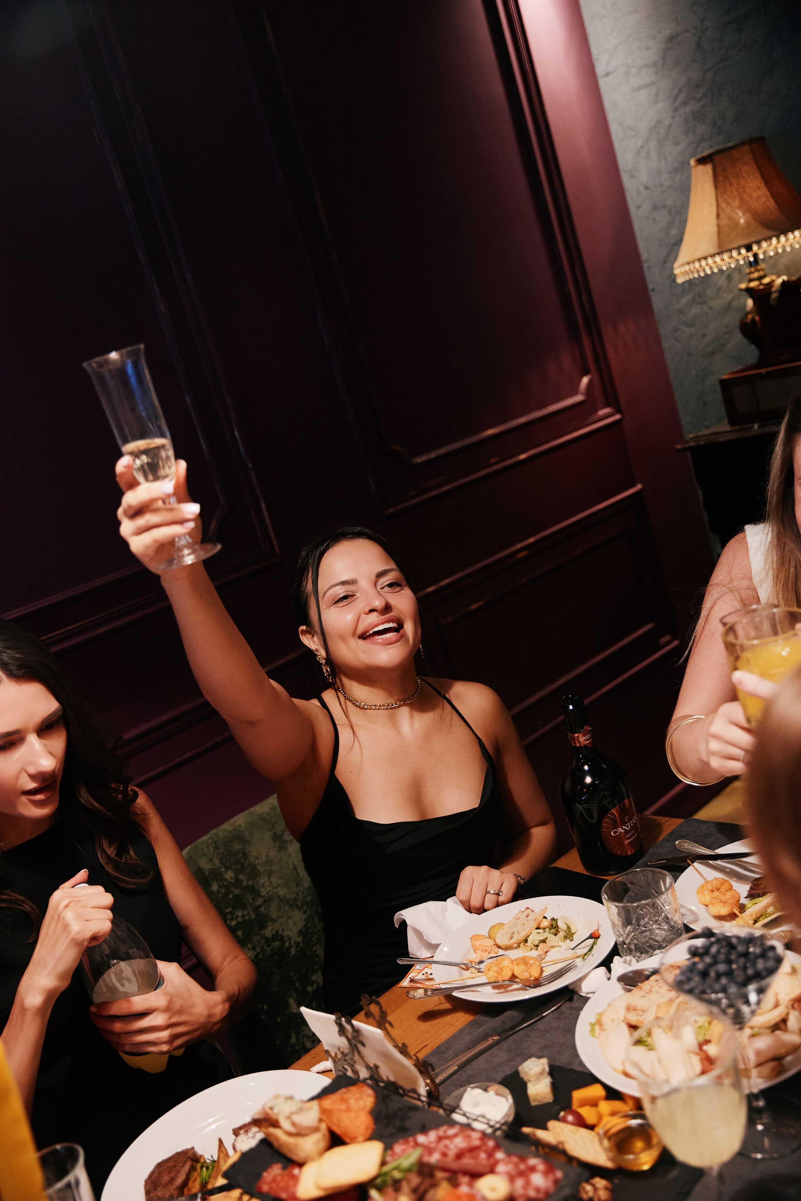 HOLIDAY IN AVRORA ROOM 10.08. Свадебный репортажный фотограф краснодар максим дремов дрёмов фотосессия студия цена