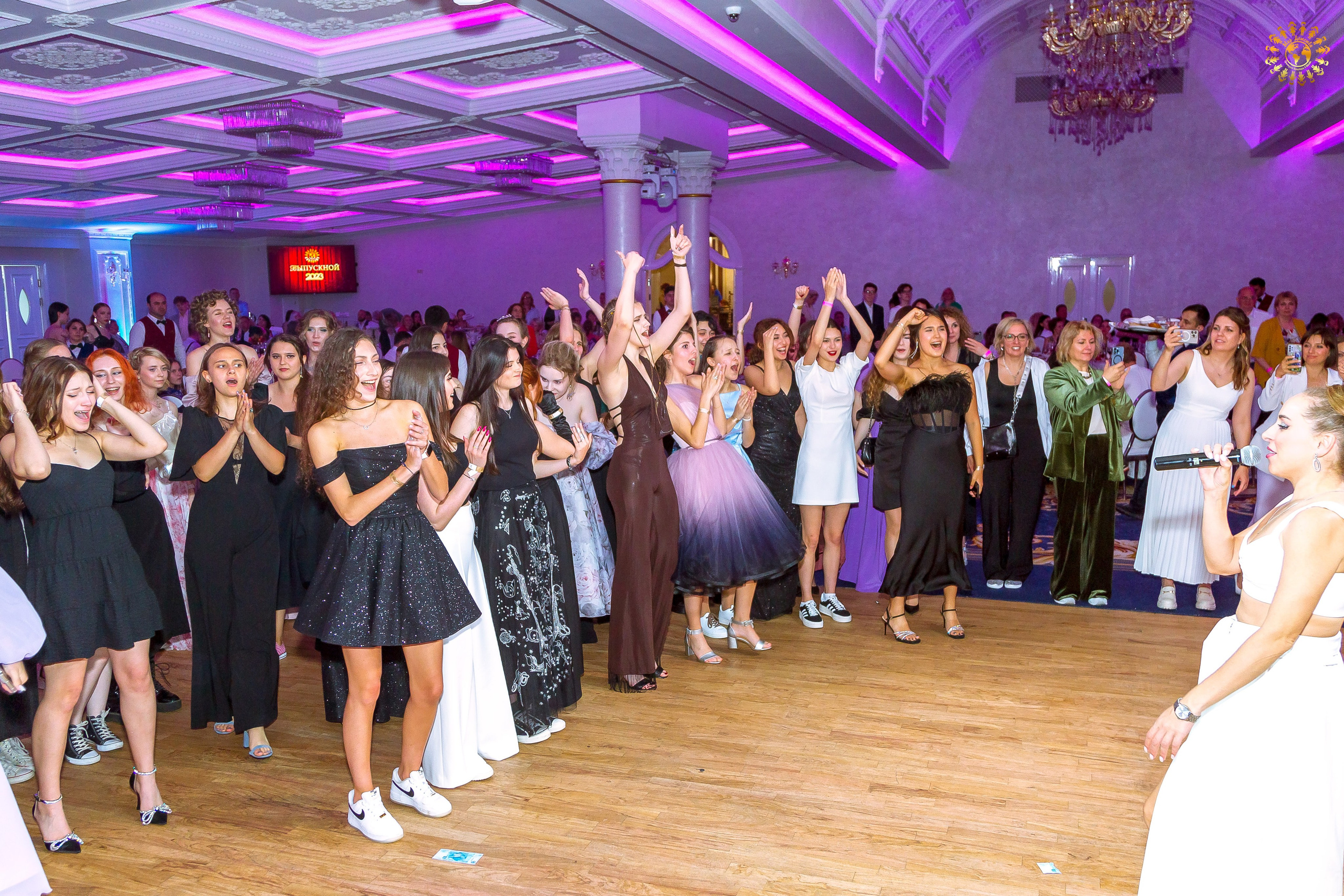 Выпускной 2023 (11-е классы) Triumph City Hall Москва. Репортажная съемка в Москве и области. Анималистика