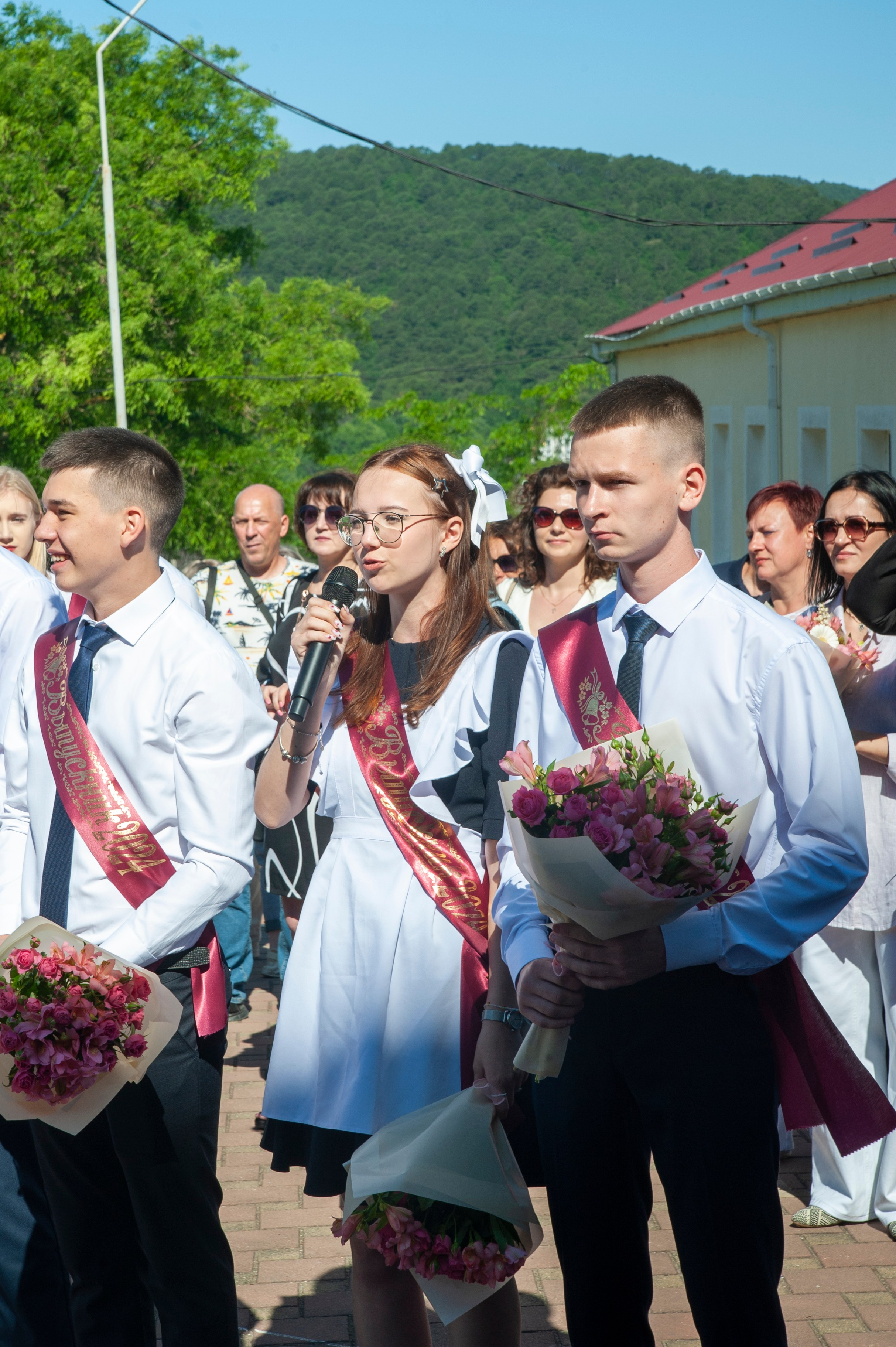 Последний Звонок МАОУ СОШ № 17 им. Эдуарда Есаяна — Архипо-Осиповка. Свадебный и семейный фотограф Денис Лукьянов в Краснодаре, Краснодарском крае и Республике Крым