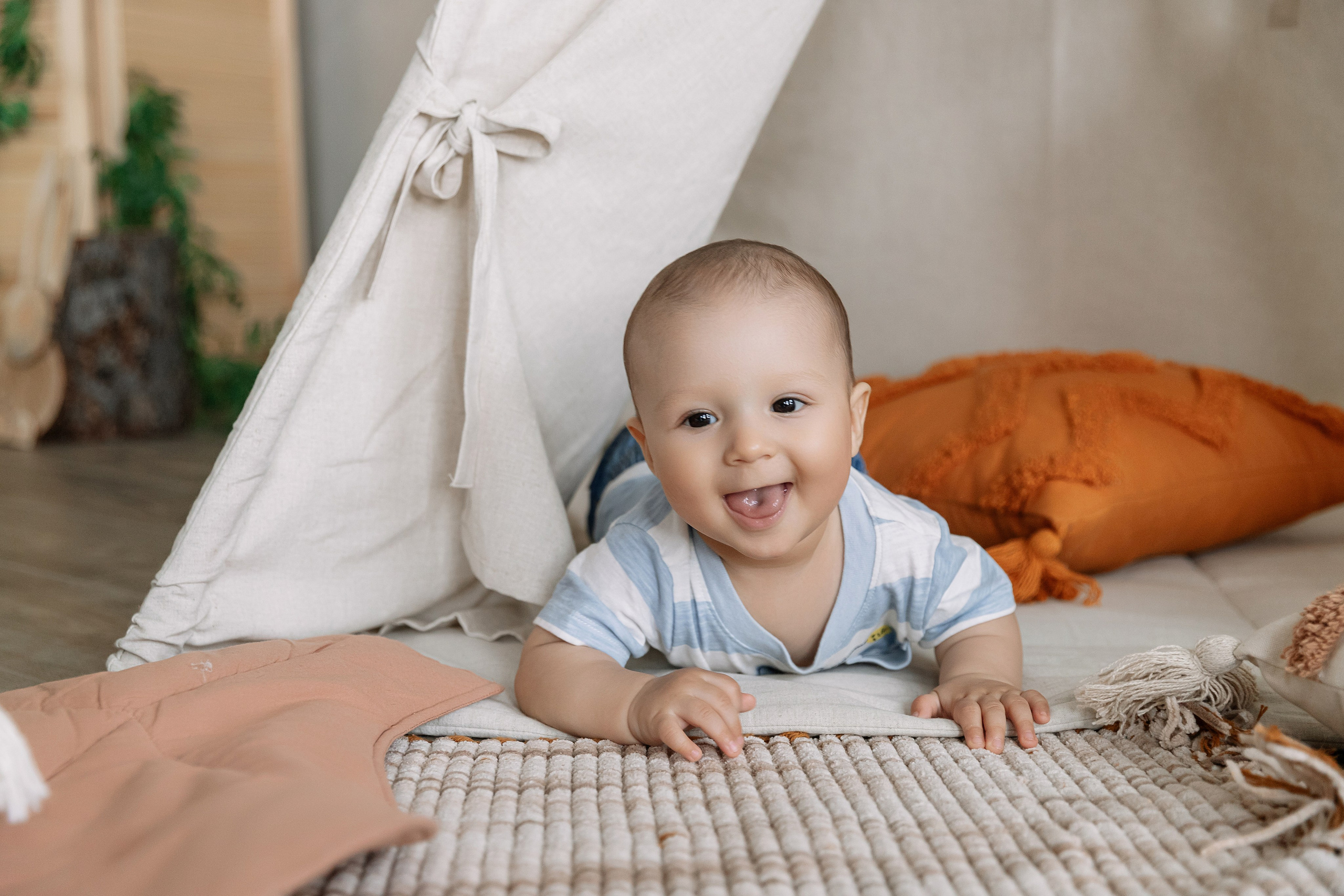 Топает малыш. Свадебный фотограф в Томске Юлия Солнечная | Живые эмоции