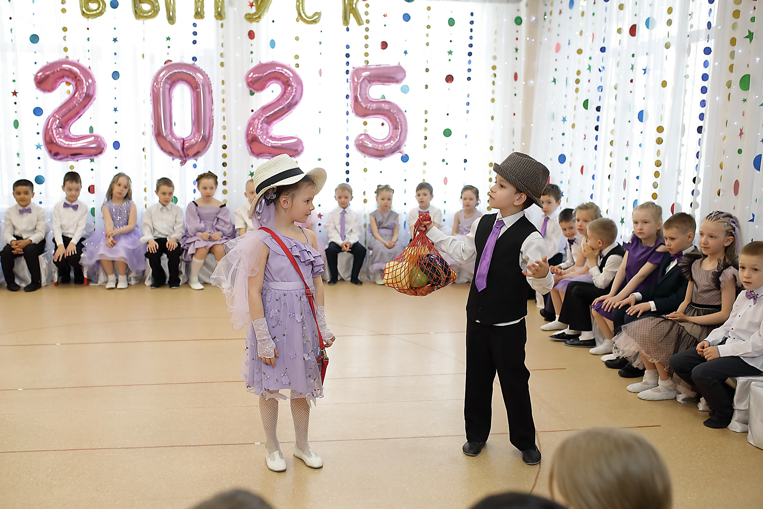 Фотосессия выпускного в детском саду. Свадебный и семейный фотограф и видеограф в Екатеринбурге Полянские Тимур и Анастасия