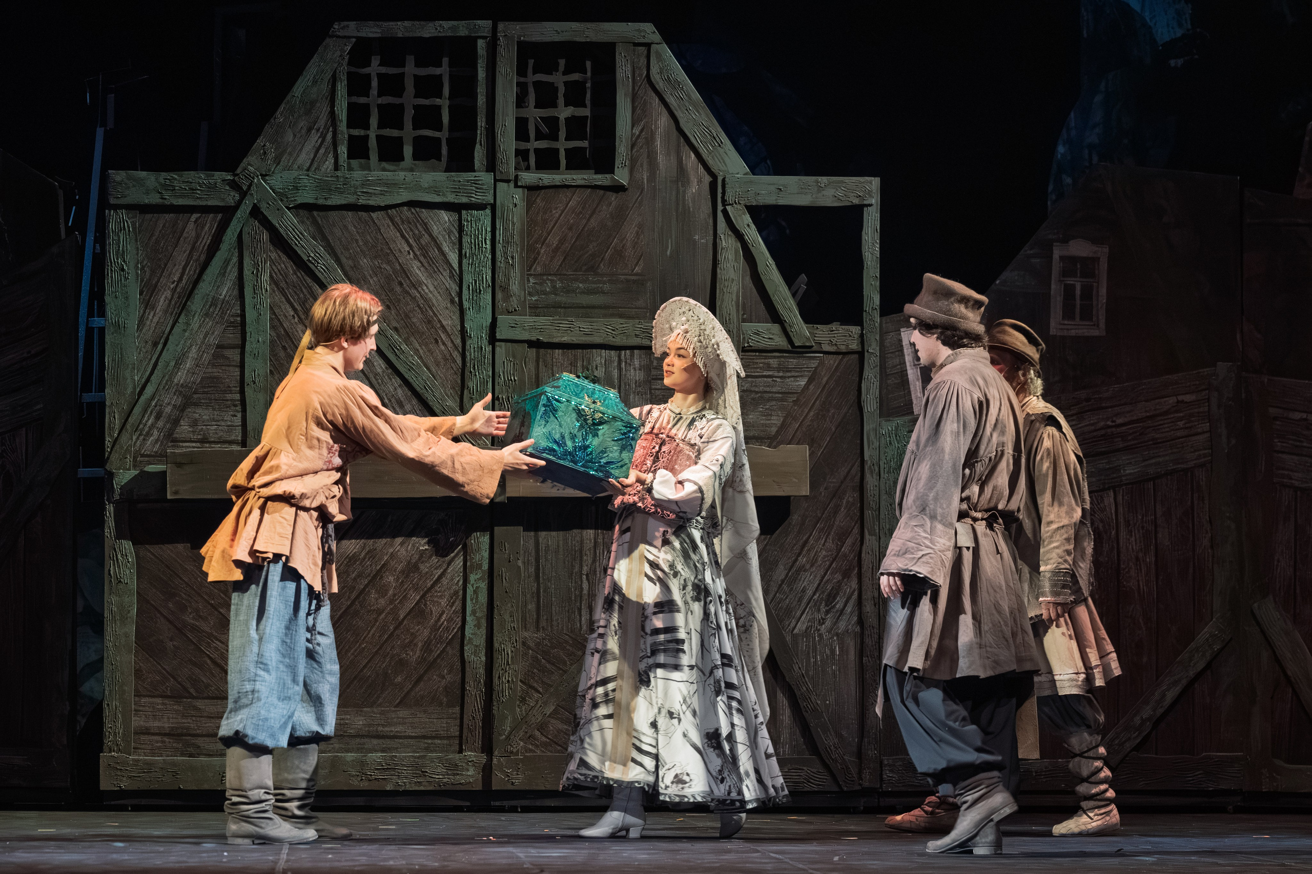 Театр Терезы Дуровой: Малахитовая Шкатулка. Сайт фотографа Сергея Абрамова