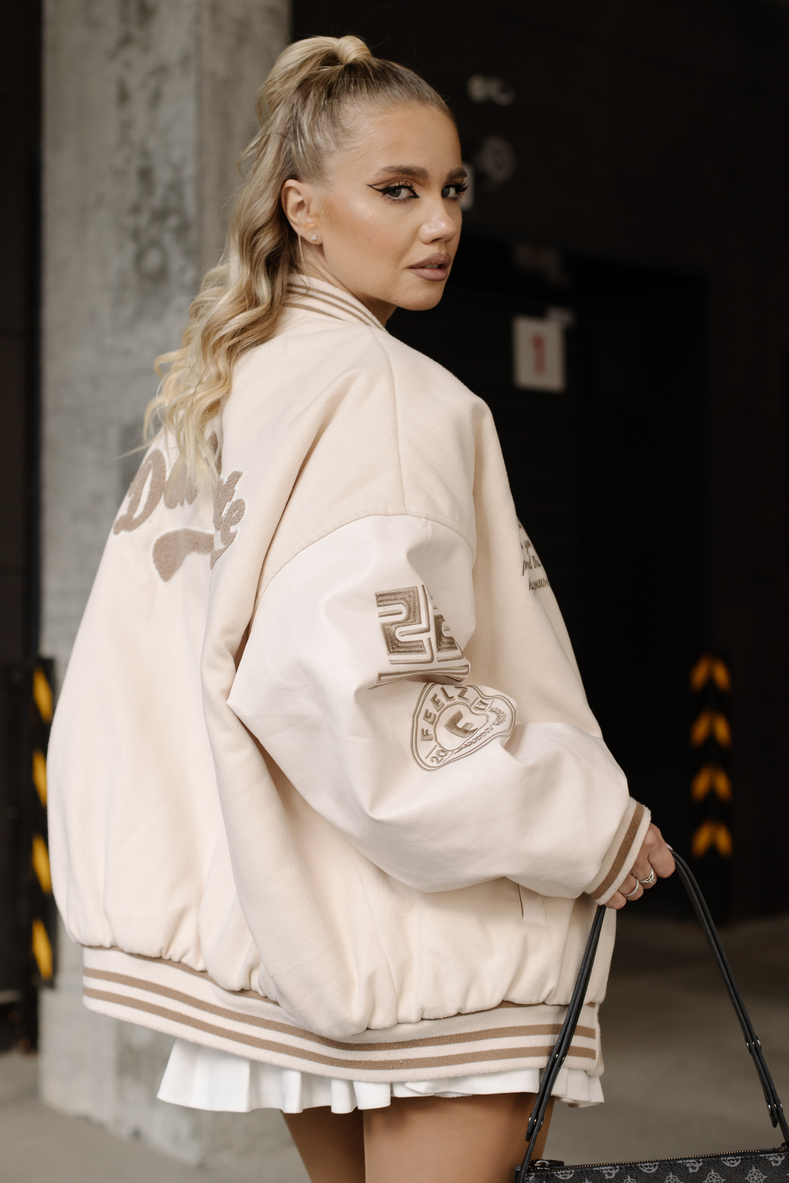 Фотосессия на парковке. СВАДЕБНЫЙ ФОТОГРАФ ЧЕЛЯБИНСК