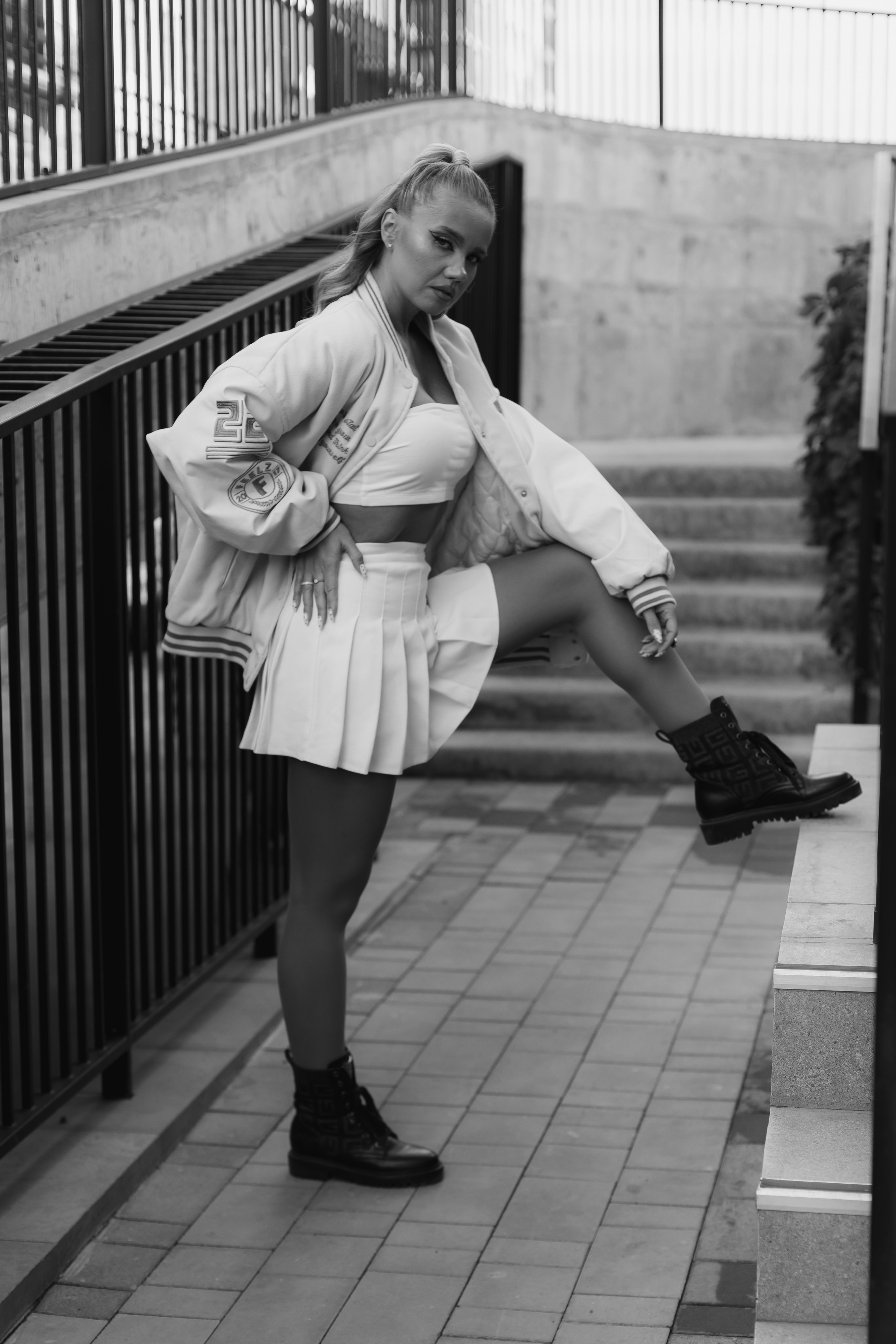 Фотосессия на парковке. СВАДЕБНЫЙ ФОТОГРАФ ЧЕЛЯБИНСК