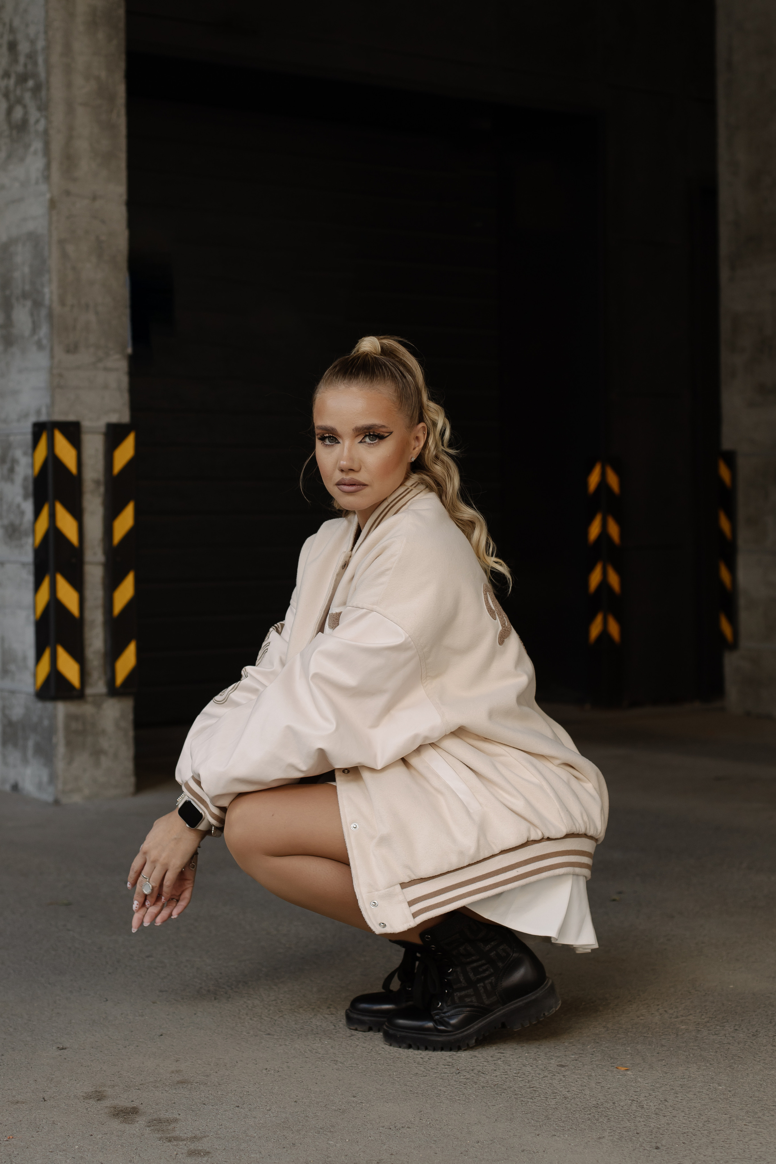 Фотосессия на парковке. СВАДЕБНЫЙ ФОТОГРАФ ЧЕЛЯБИНСК