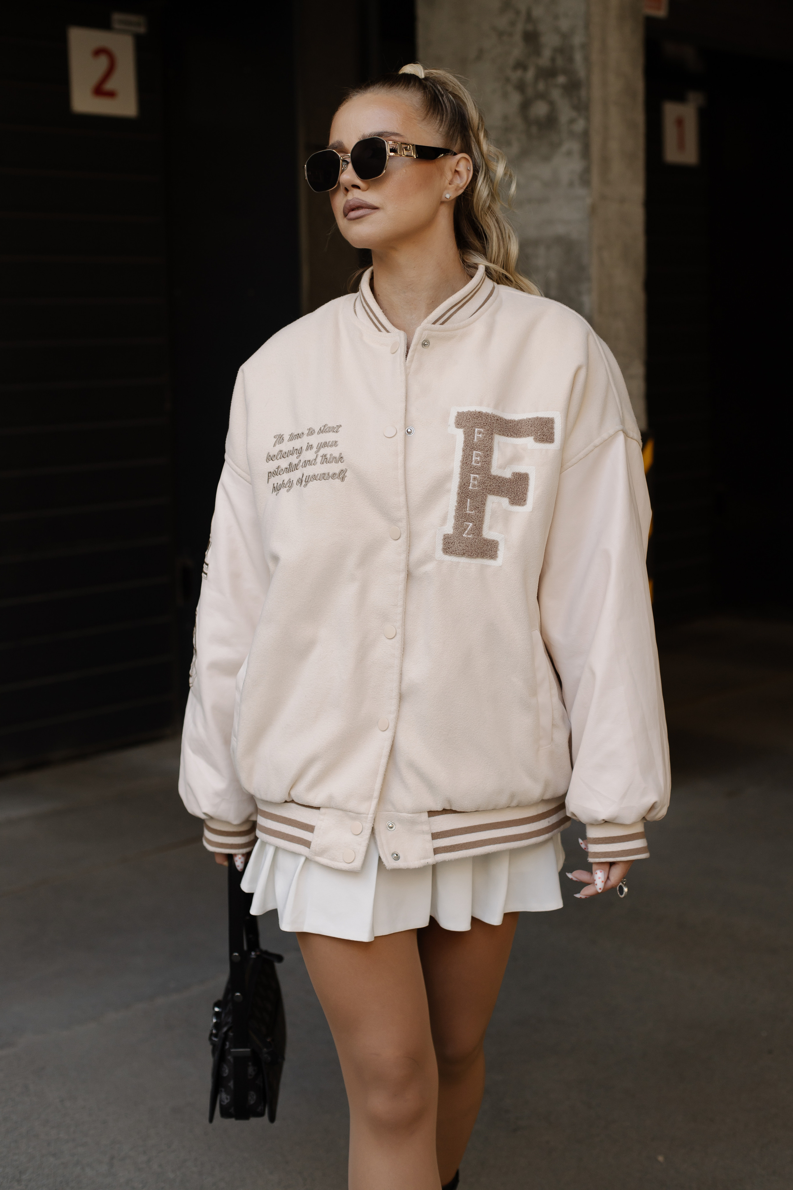 Фотосессия на парковке. СВАДЕБНЫЙ ФОТОГРАФ ЧЕЛЯБИНСК