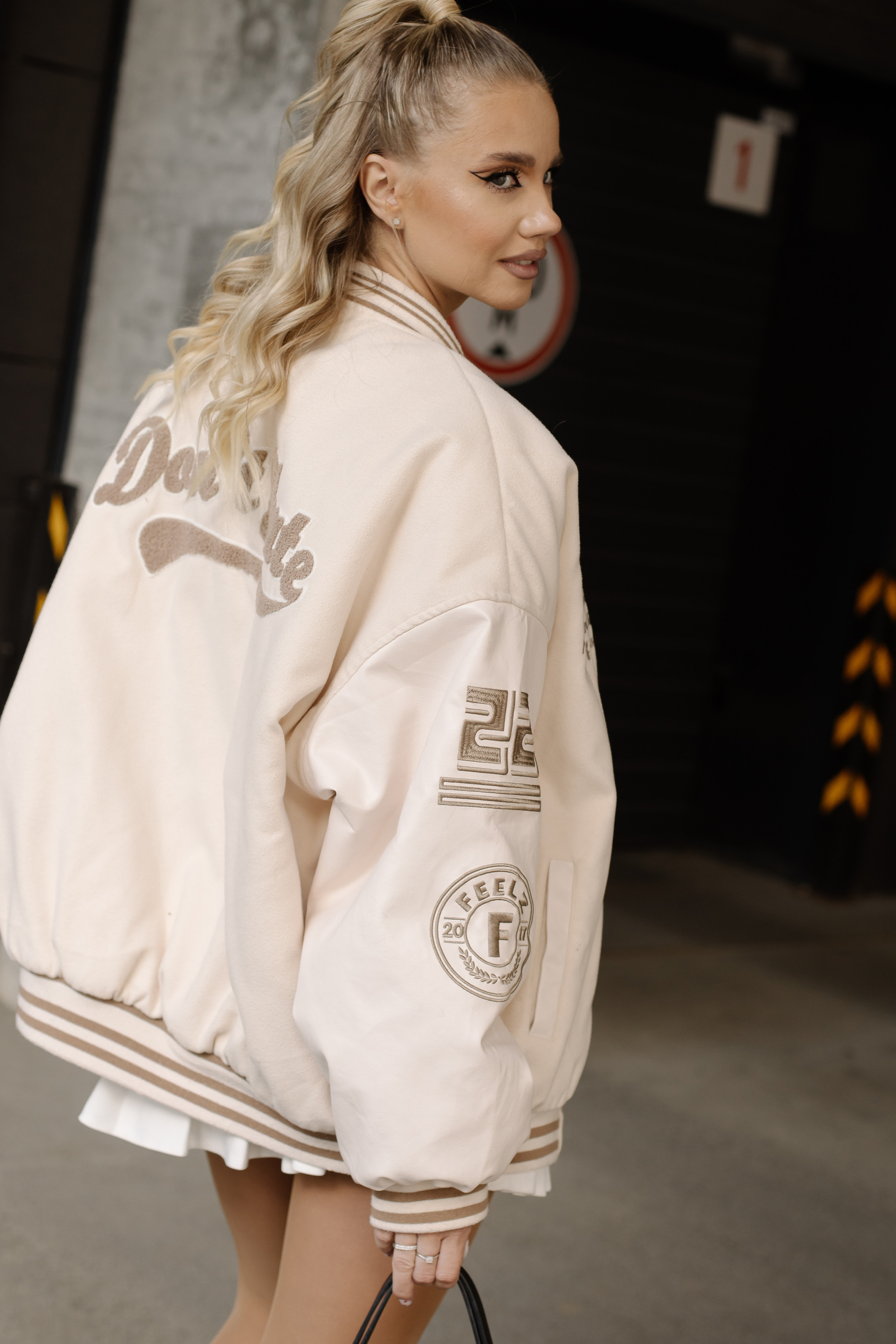 Фотосессия на парковке. СВАДЕБНЫЙ ФОТОГРАФ ЧЕЛЯБИНСК