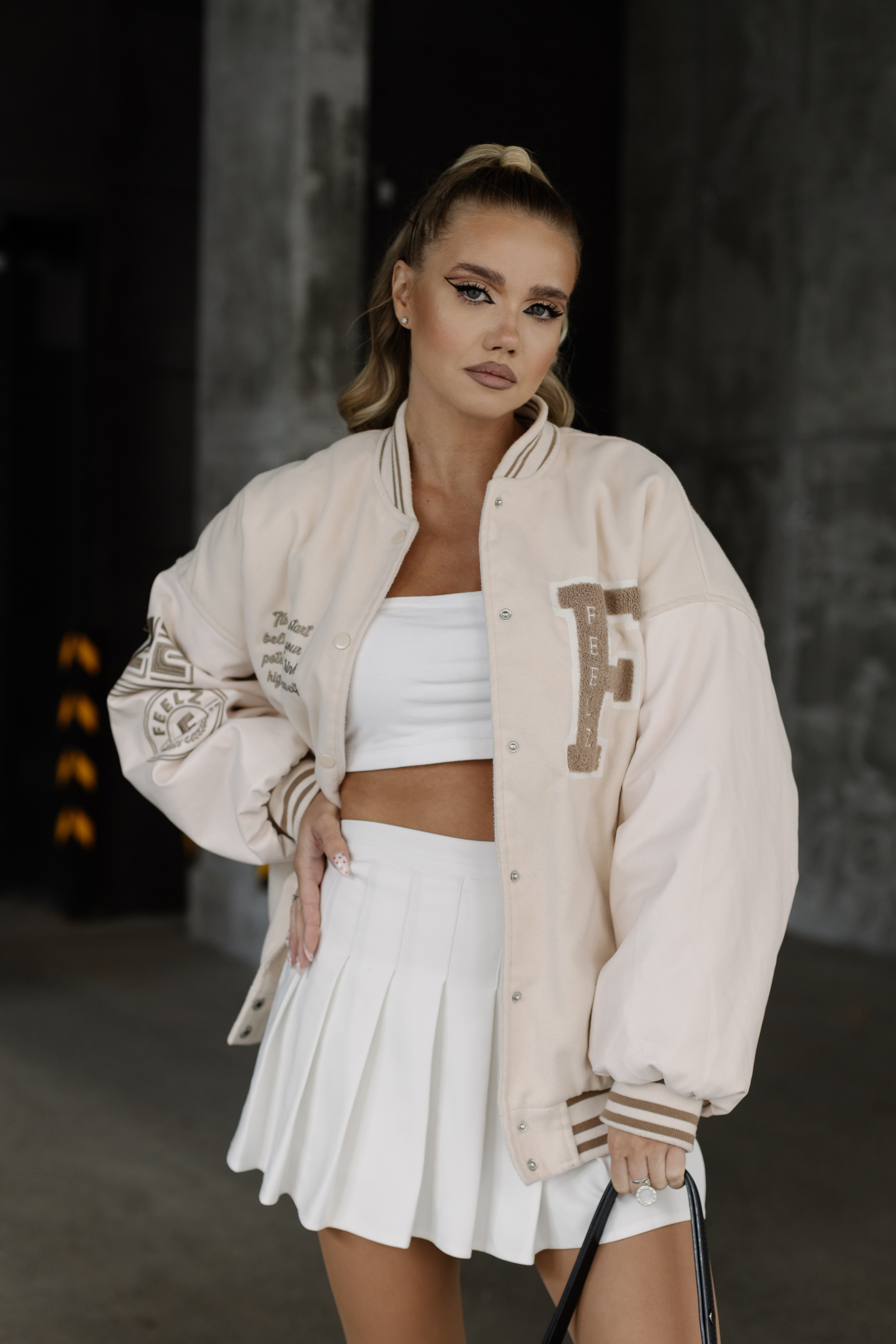 Фотосессия на парковке. СВАДЕБНЫЙ ФОТОГРАФ ЧЕЛЯБИНСК