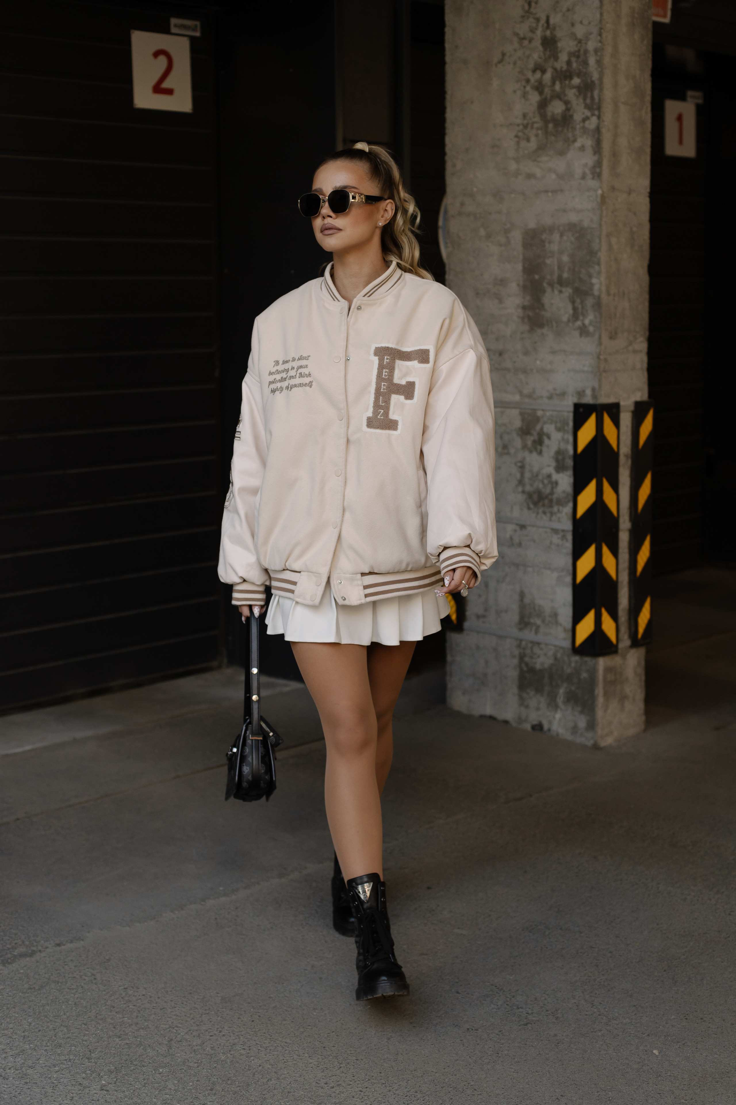 Фотосессия на парковке. СВАДЕБНЫЙ ФОТОГРАФ ЧЕЛЯБИНСК