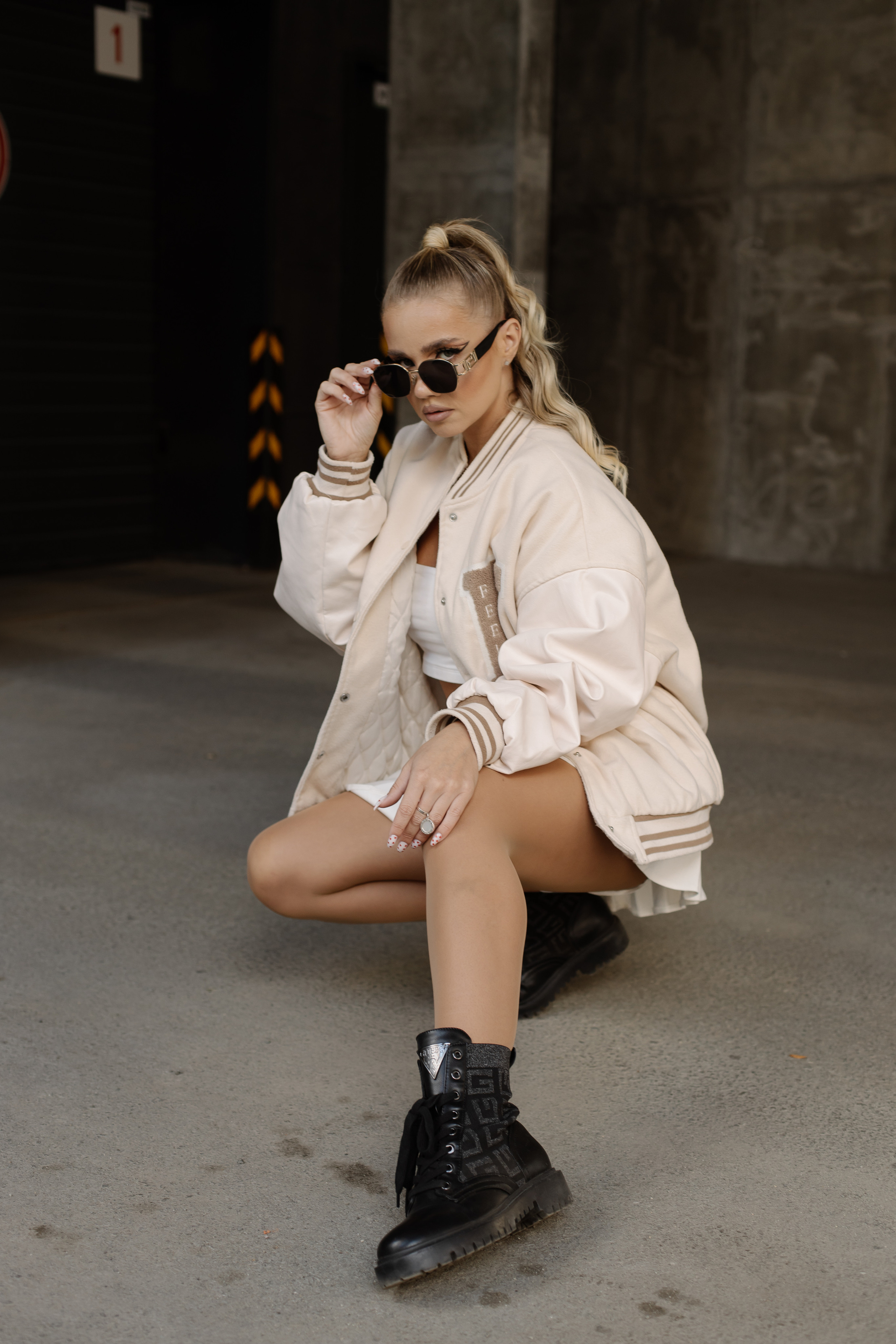 Фотосессия на парковке. СВАДЕБНЫЙ ФОТОГРАФ ЧЕЛЯБИНСК