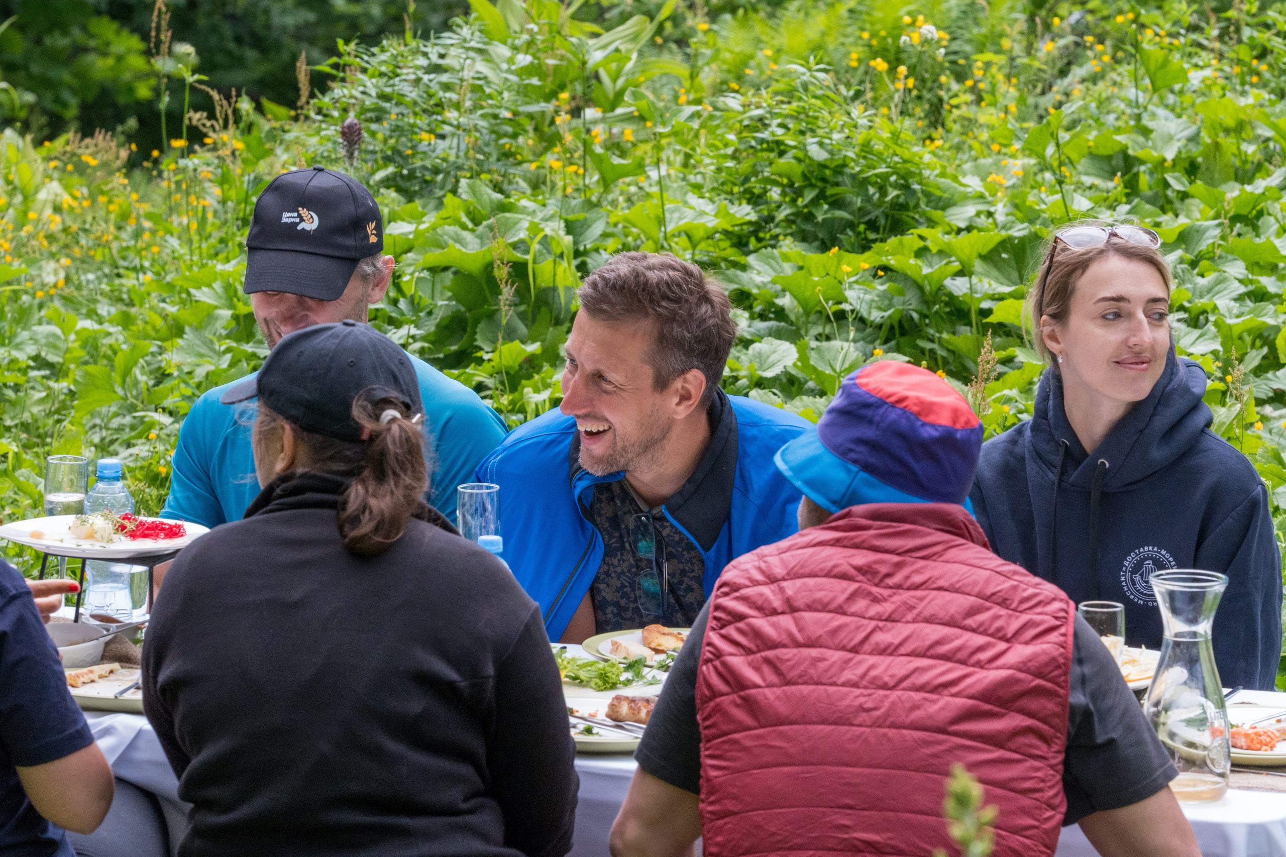 MICE мероприятие для компании «Доставка морем»: хайкинг к Ачипсинским водопадам. Репортажный фотограф в Красной Поляне и Сочи Павлюченко Екатерина