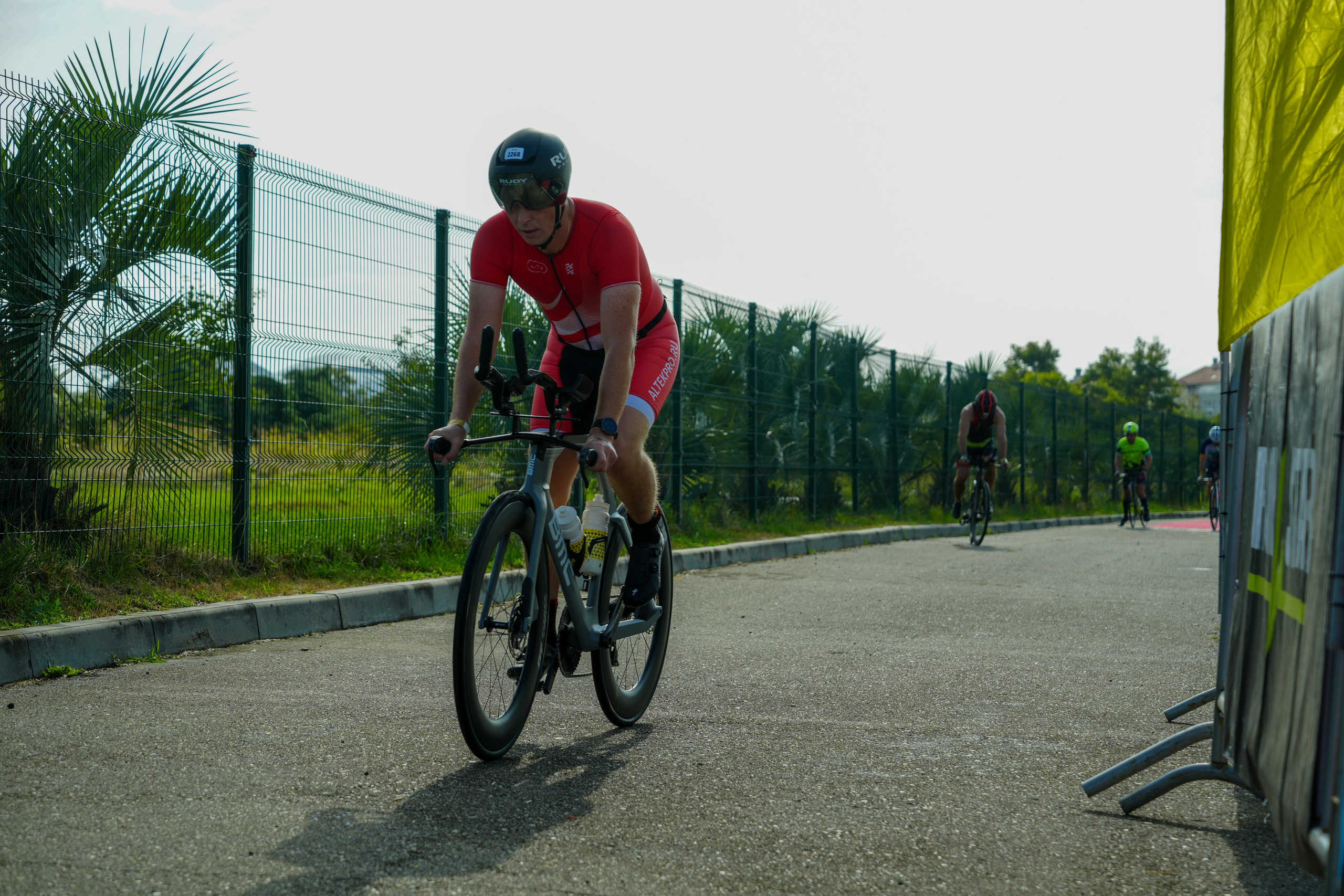 Фотоотчет партнерской интеграции для компании TELE2 на фестивале Ironstar. Репортажный фотограф в Красной Поляне и Сочи Павлюченко Екатерина