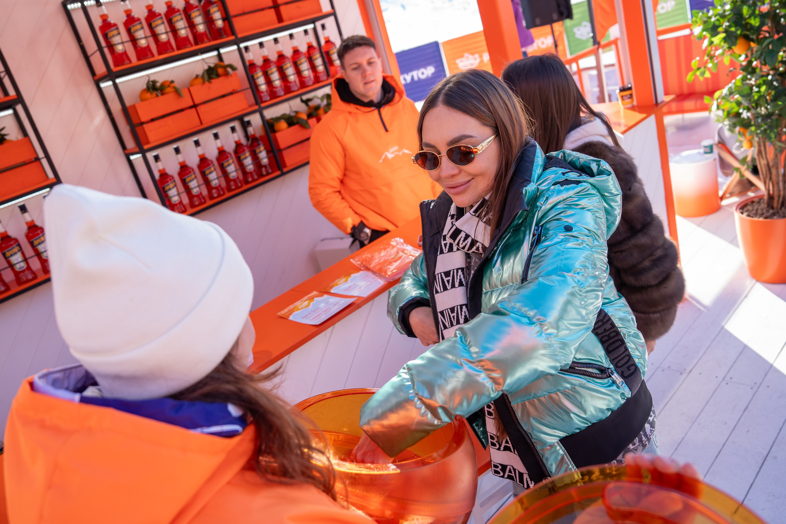 Фотоотчет партнерской интеграции Aperol Spritz на Роза Фест 2025. Репортажный фотограф в Красной Поляне и Сочи Павлюченко Екатерина