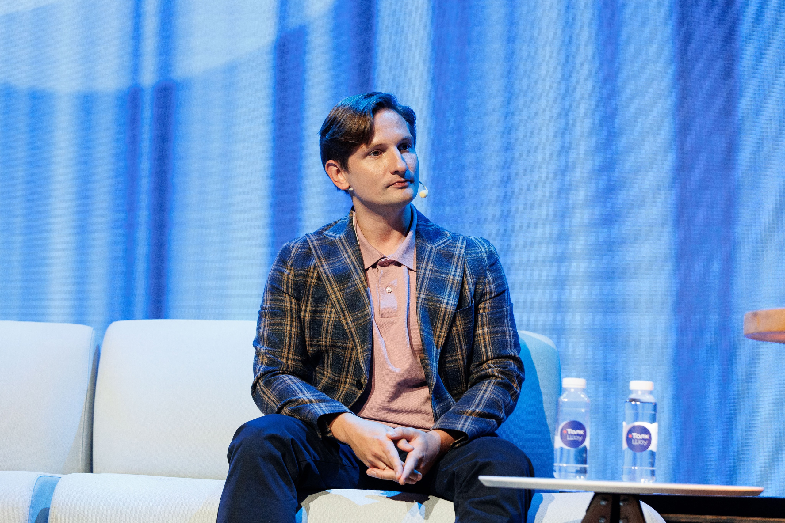 Контур Talk. Репортажный Фотограф в Москве Юра Гушан