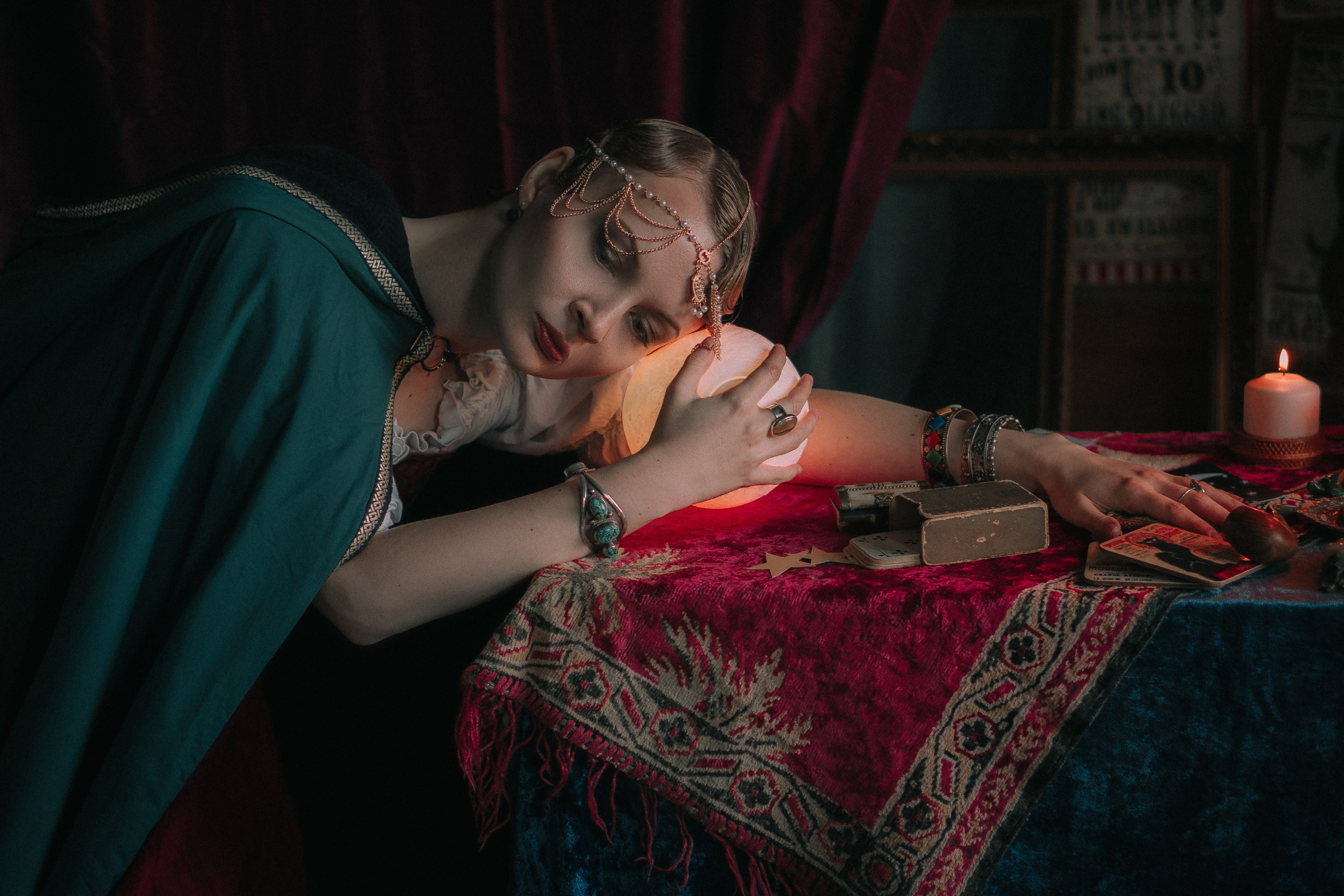 Гадалка. Художественный фотограф Салаева Алина