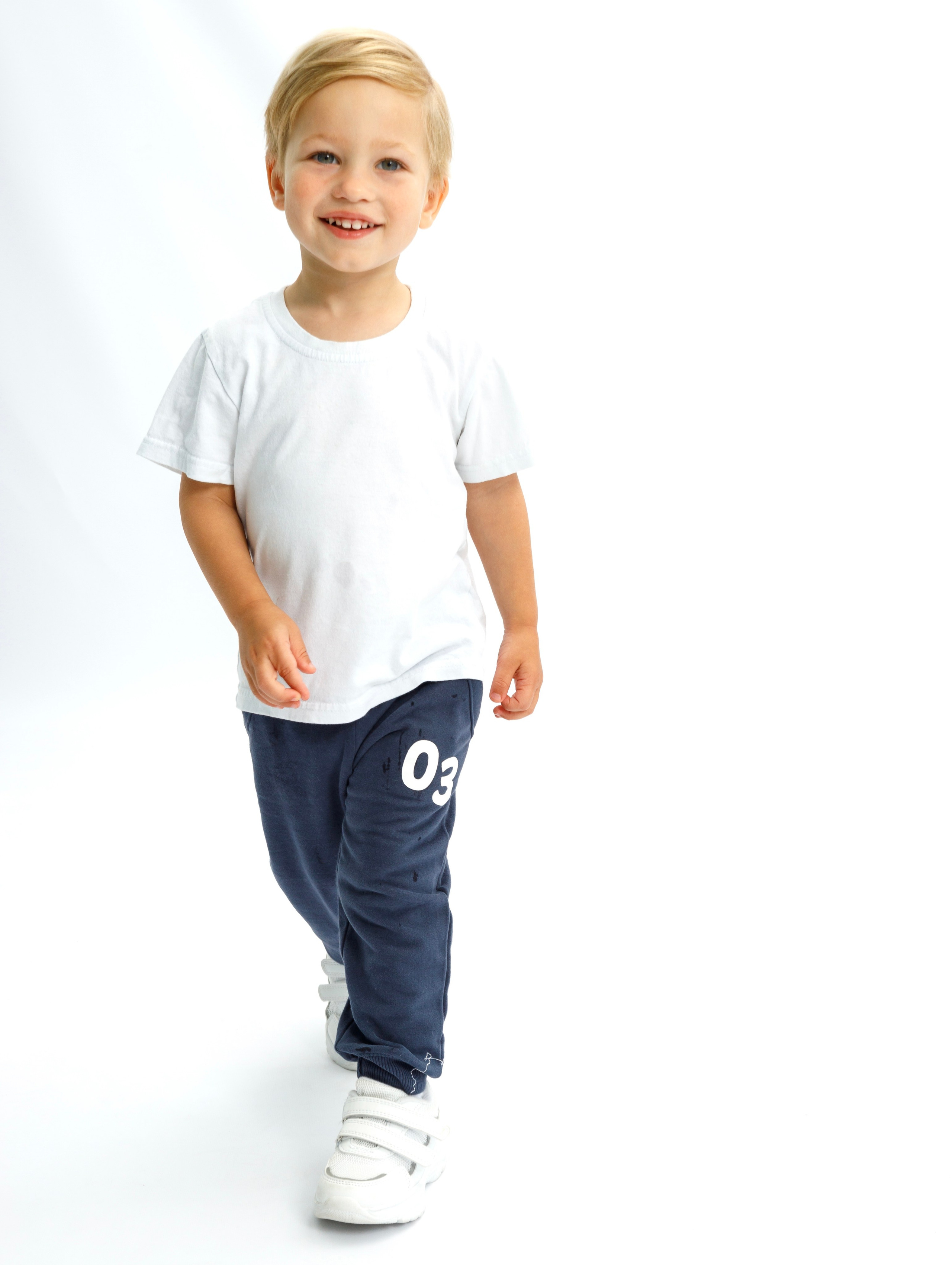 Модель ребенок мальчик для маркетплейсов — Андрей. ТМ Продакшн — Съемка для маркетплейсов в Москве