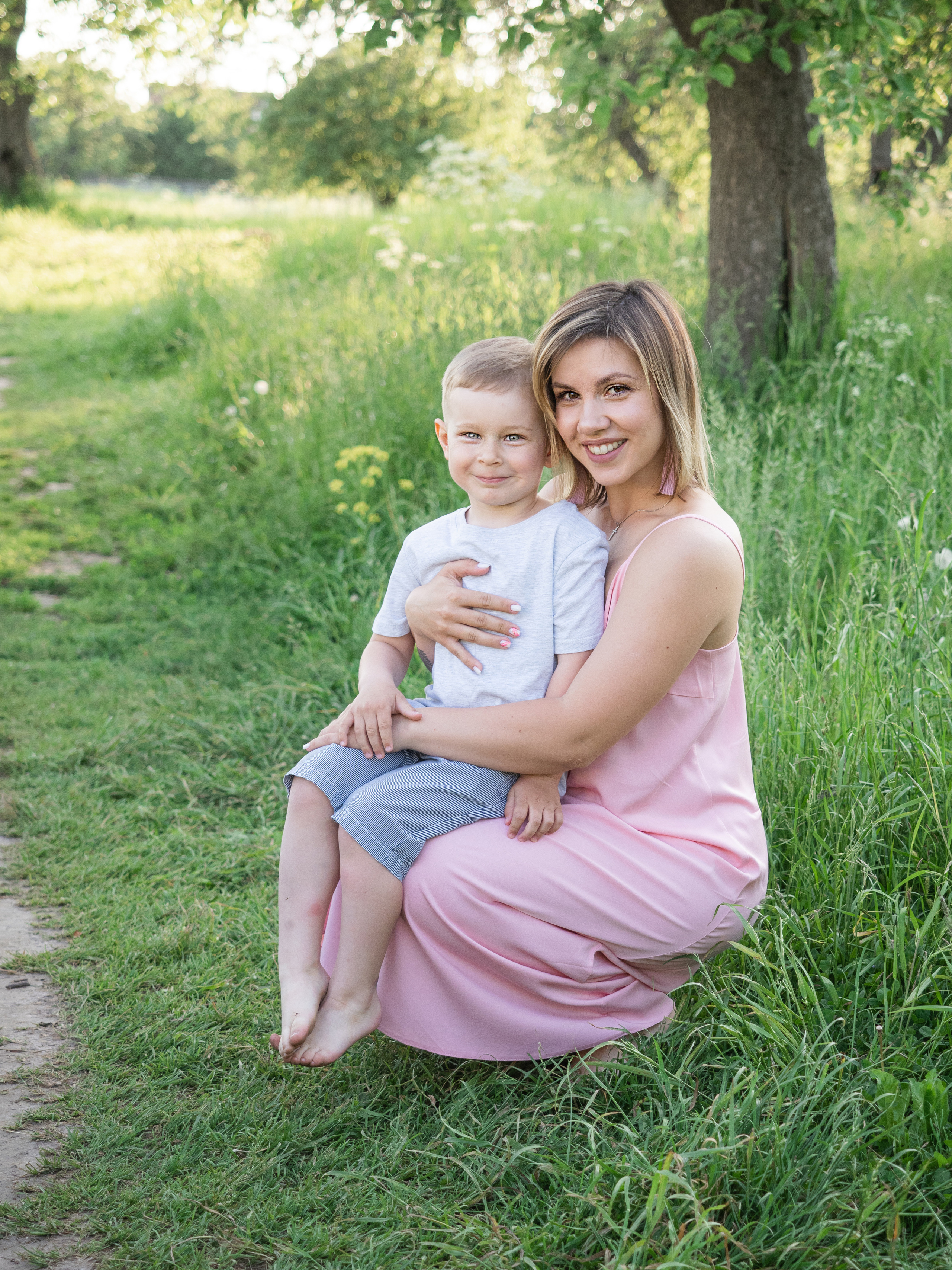 Алена с сыном. Свадебный и репортажный фотограф Элина Козырьянова