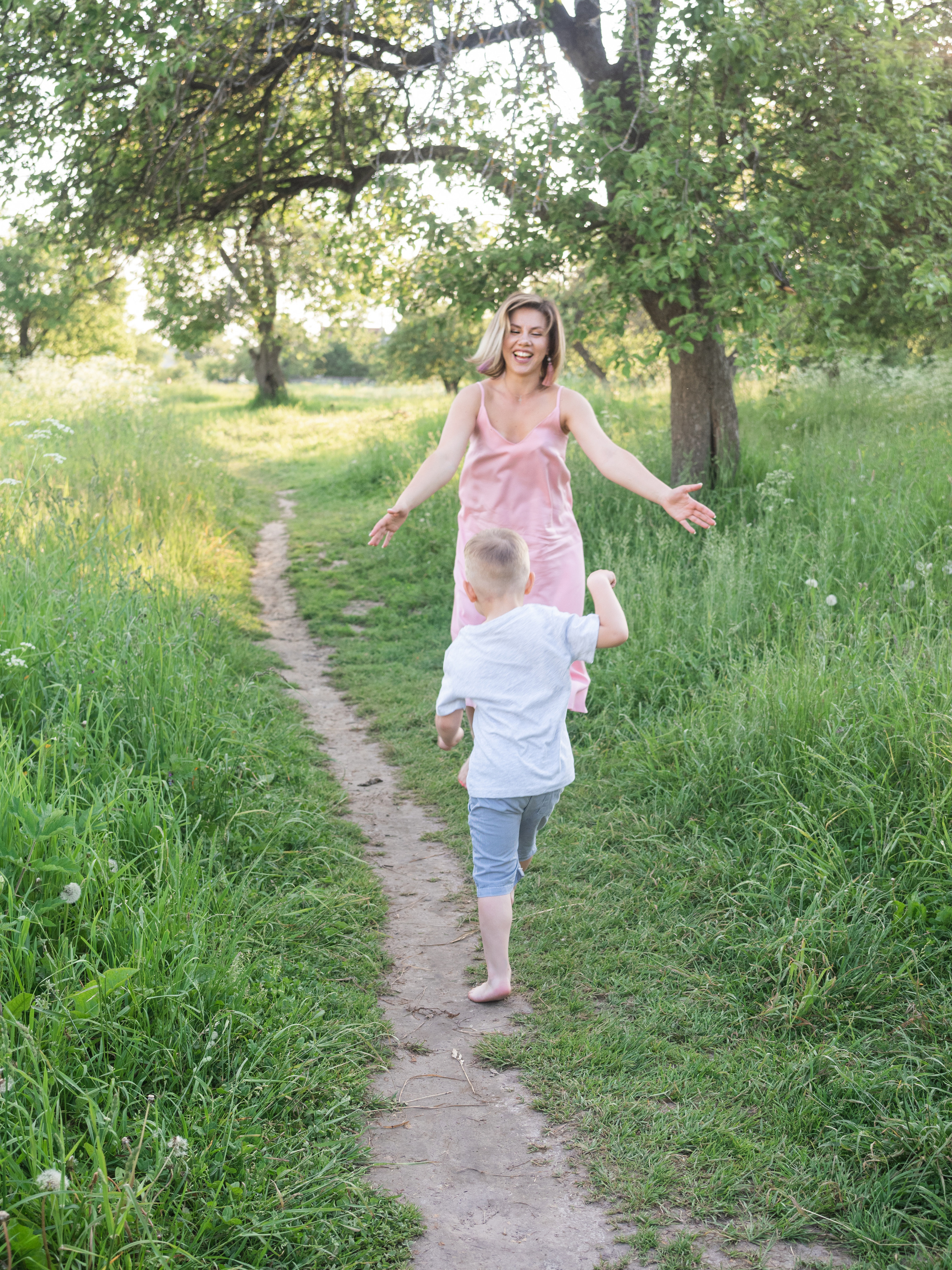 Алена с сыном. Свадебный и репортажный фотограф Элина Козырьянова
