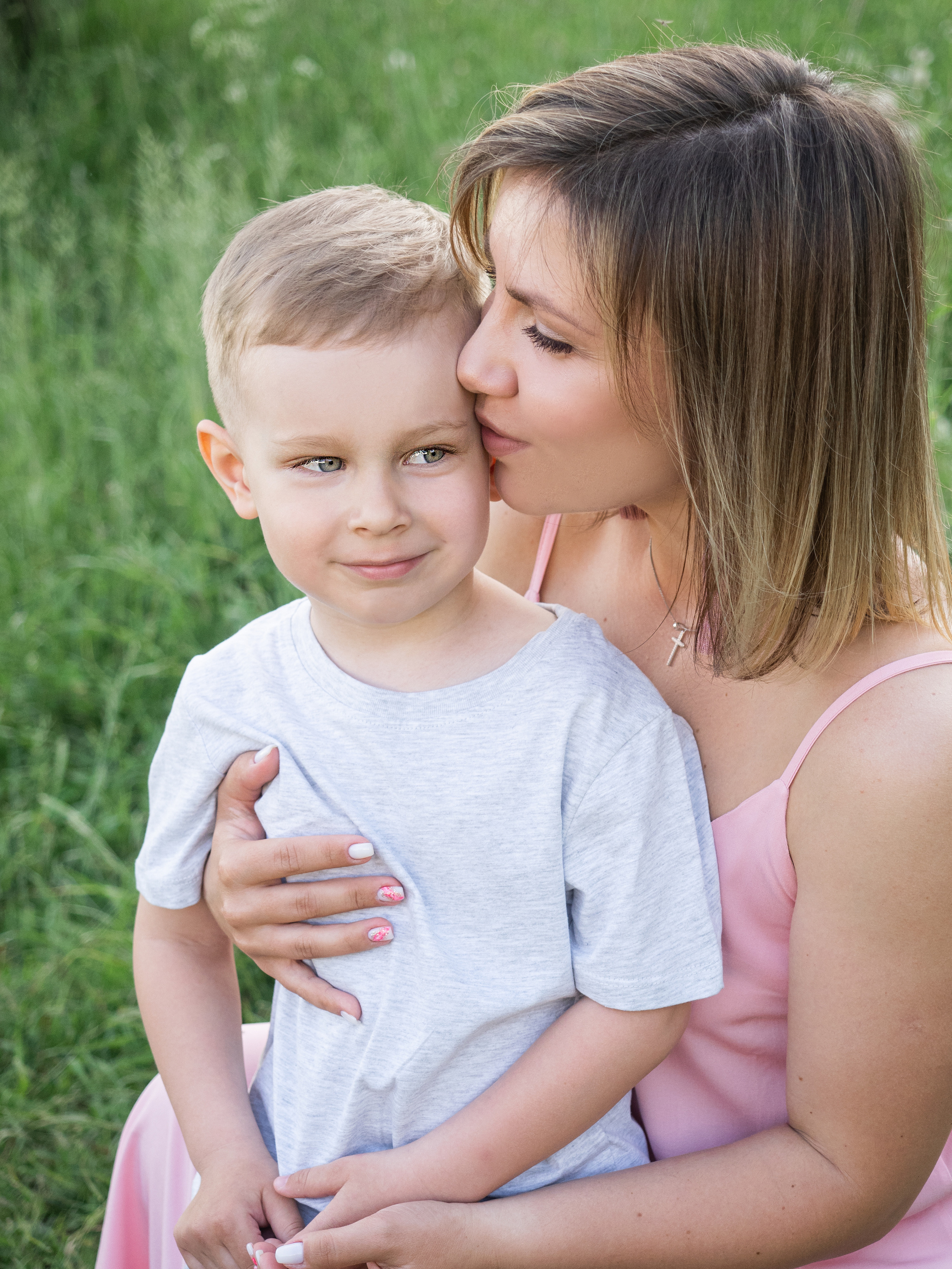 Алена с сыном. Свадебный и репортажный фотограф Элина Козырьянова