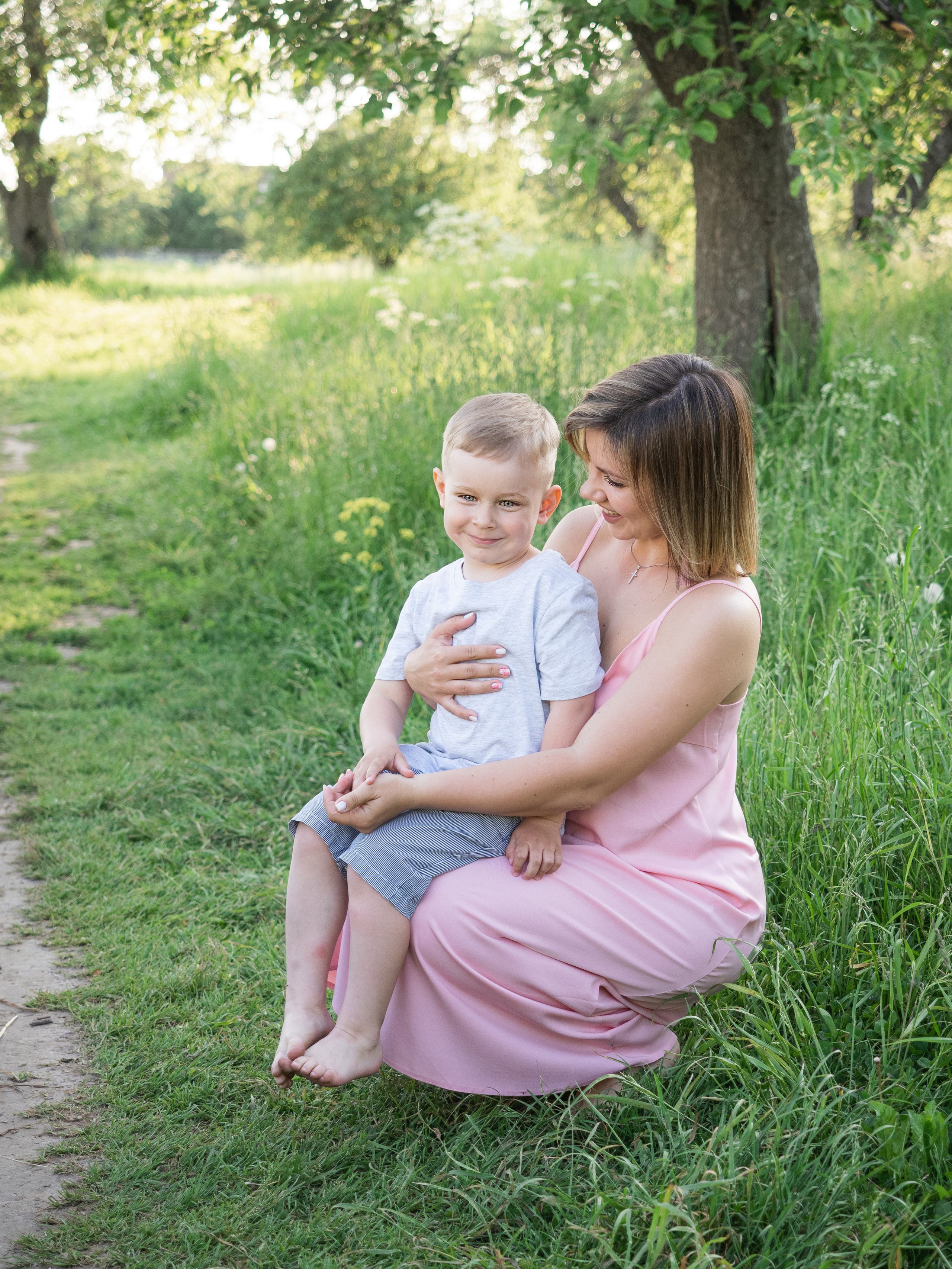 Алена с сыном. Свадебный и репортажный фотограф Элина Козырьянова