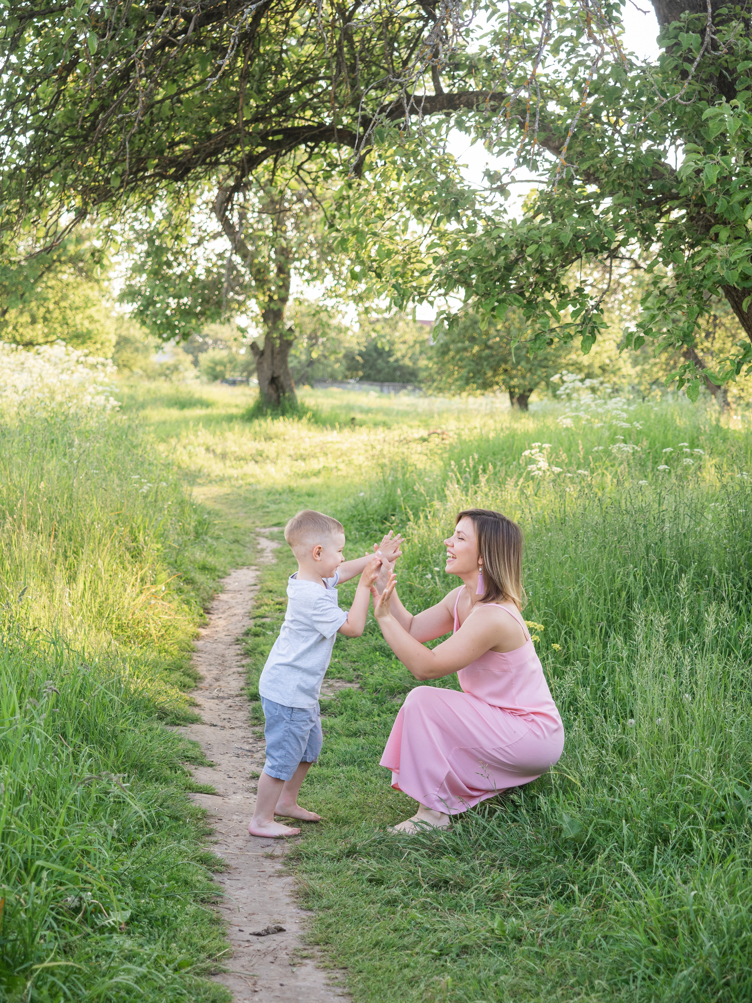 Алена с сыном. Свадебный и репортажный фотограф Элина Козырьянова