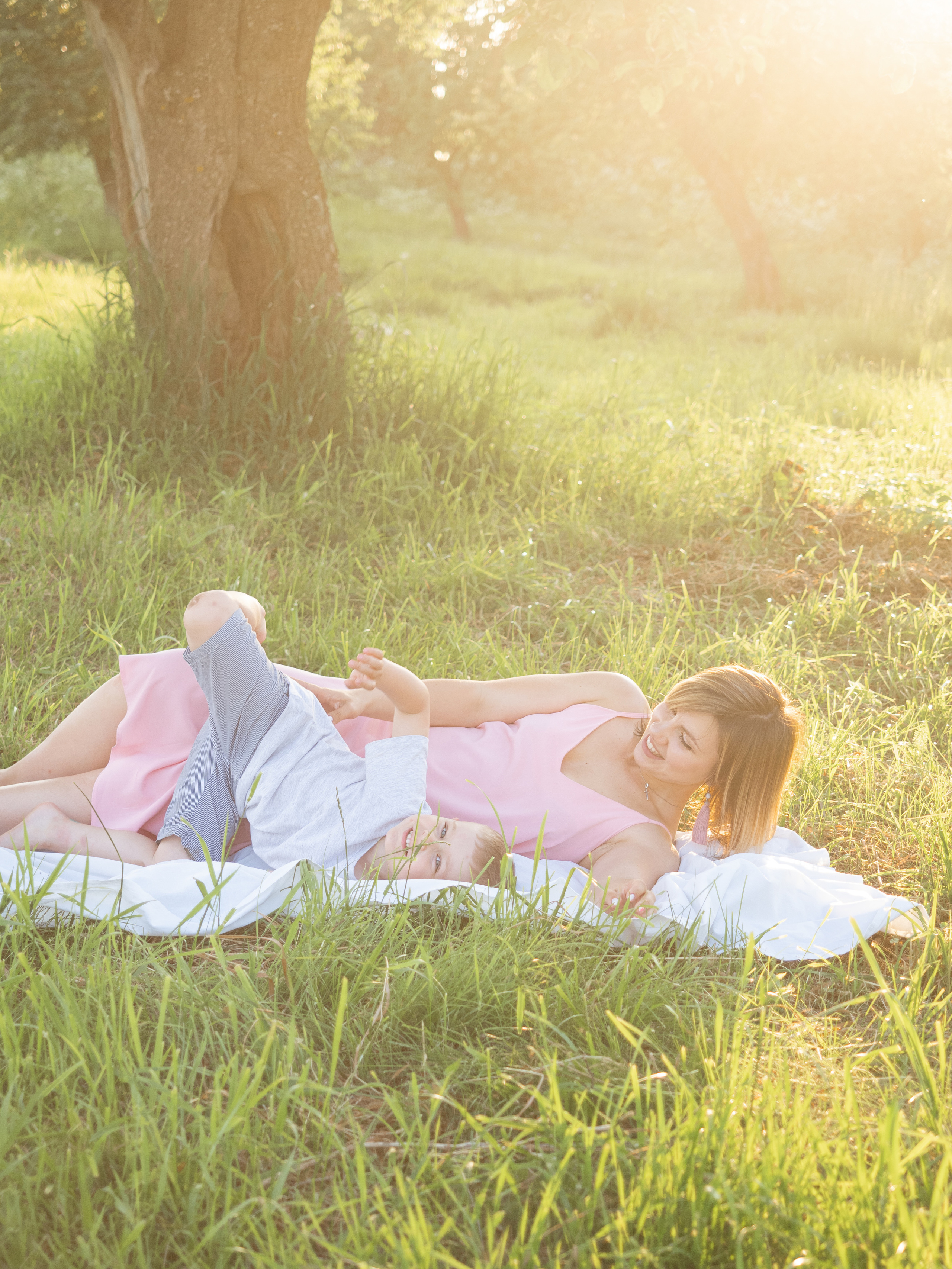 Алена с сыном. Свадебный и репортажный фотограф Элина Козырьянова